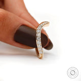 Smooth curve design of the diamond wedding band