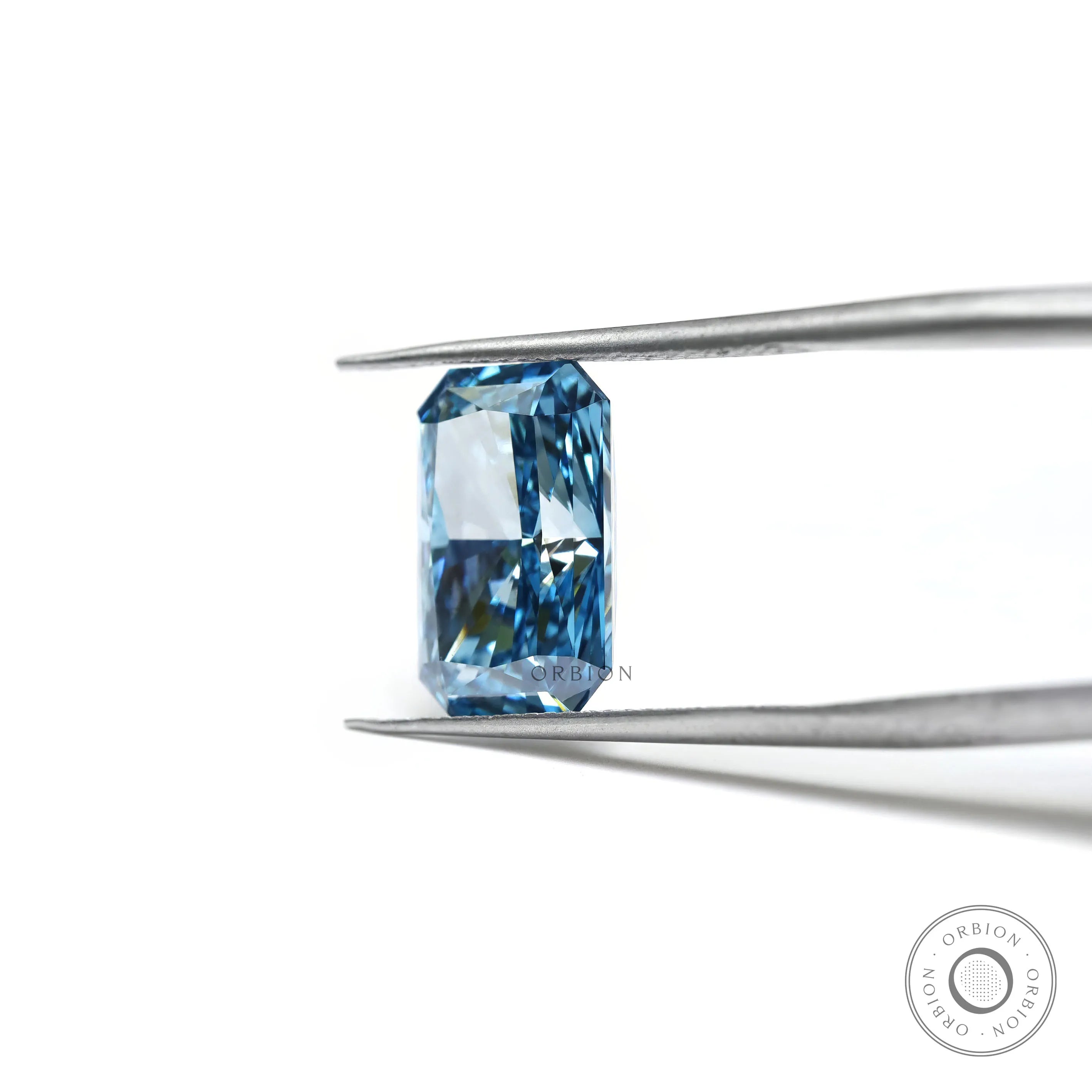 Side profile of blue radiant lab diamond showing depth