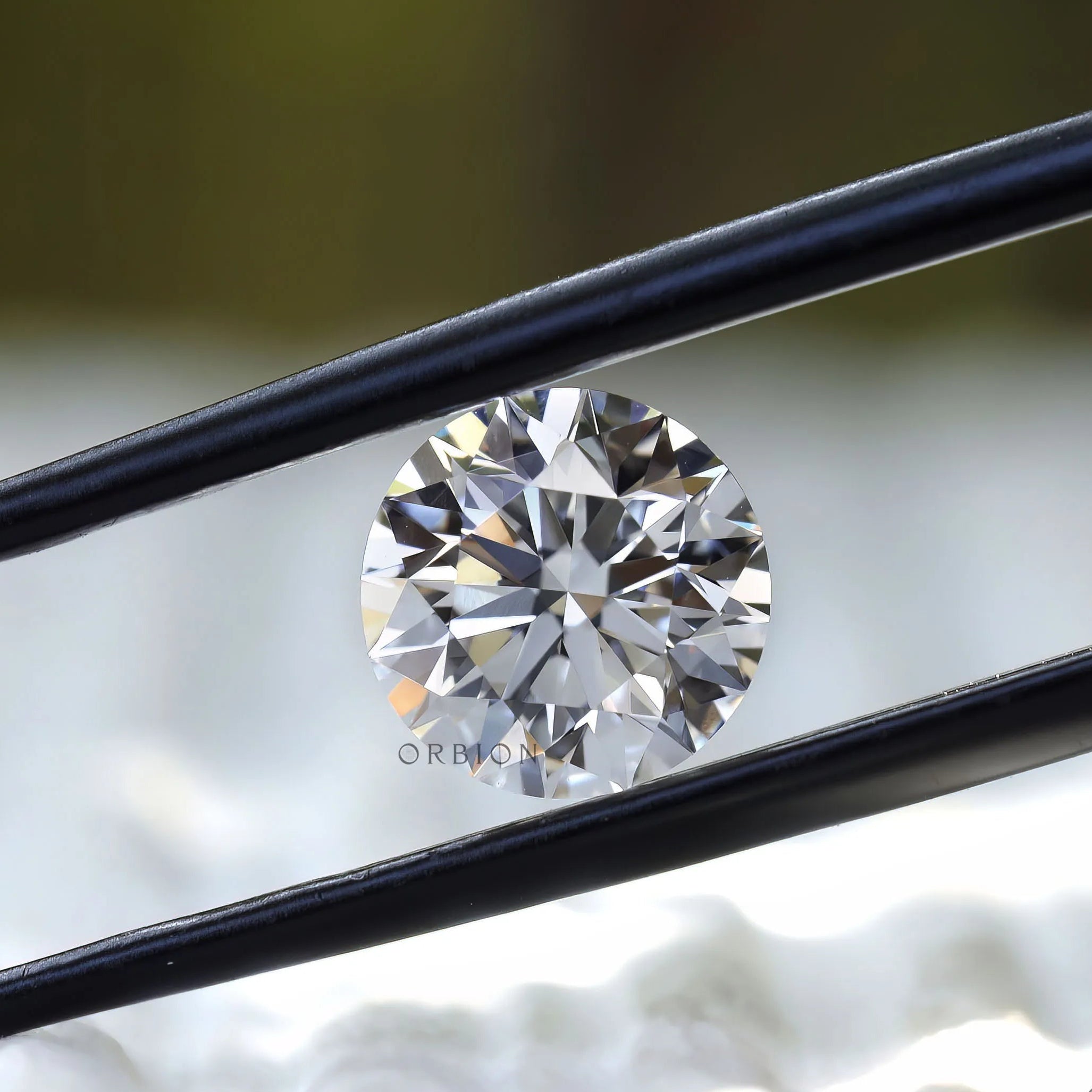 Round brilliant cut lab diamond with crisp white sparkle