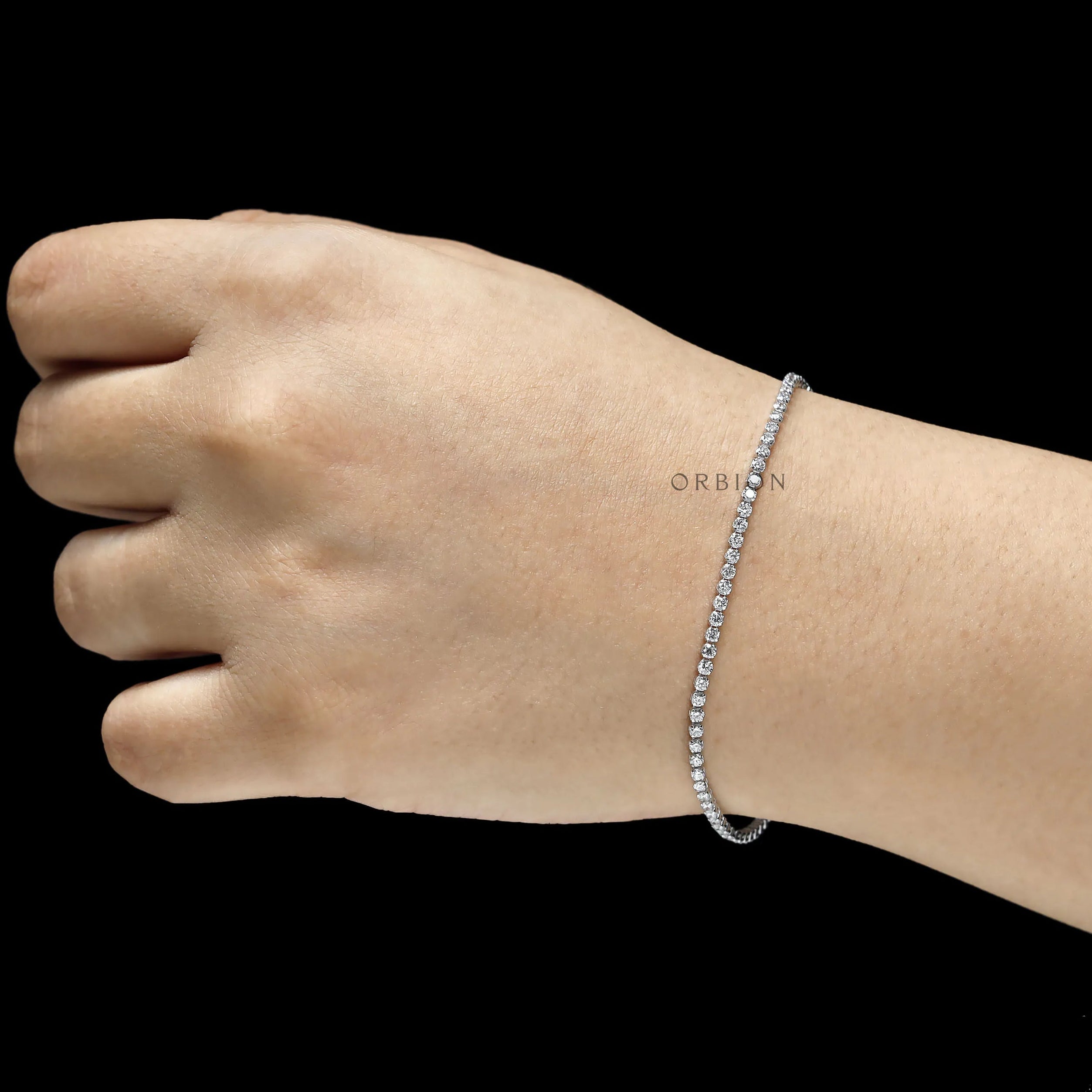 Diamond bracelet in 14k white gold, dainty and delicate, ideal for gifting