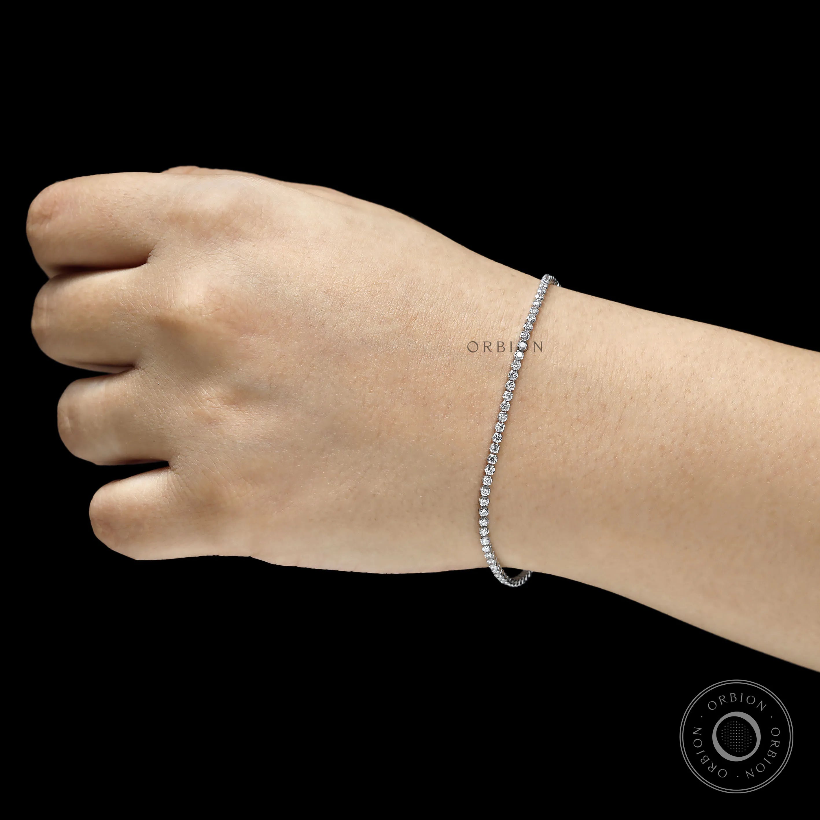 Diamond bracelet in 14k white gold, dainty and delicate, ideal for gifting