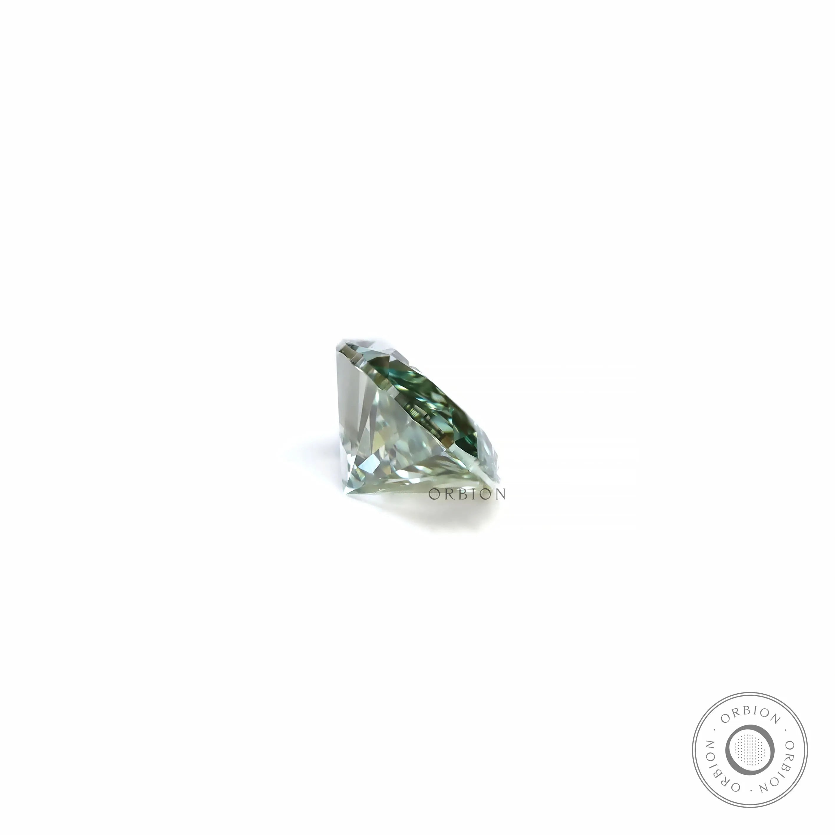 Side profile of vivid green marquise loose lab diamond