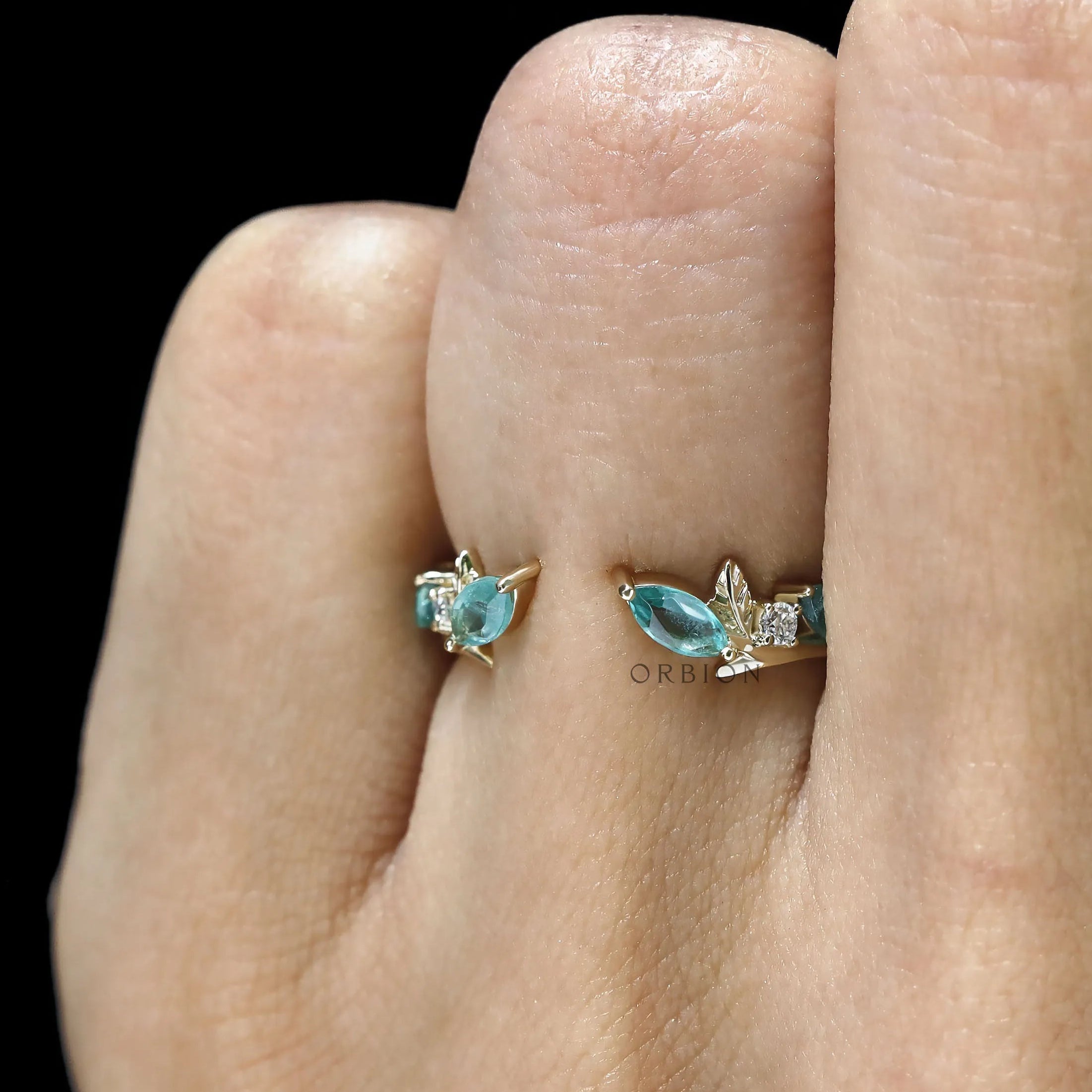 Branch and vine design leaf gap stacking band 10k yellow gold
