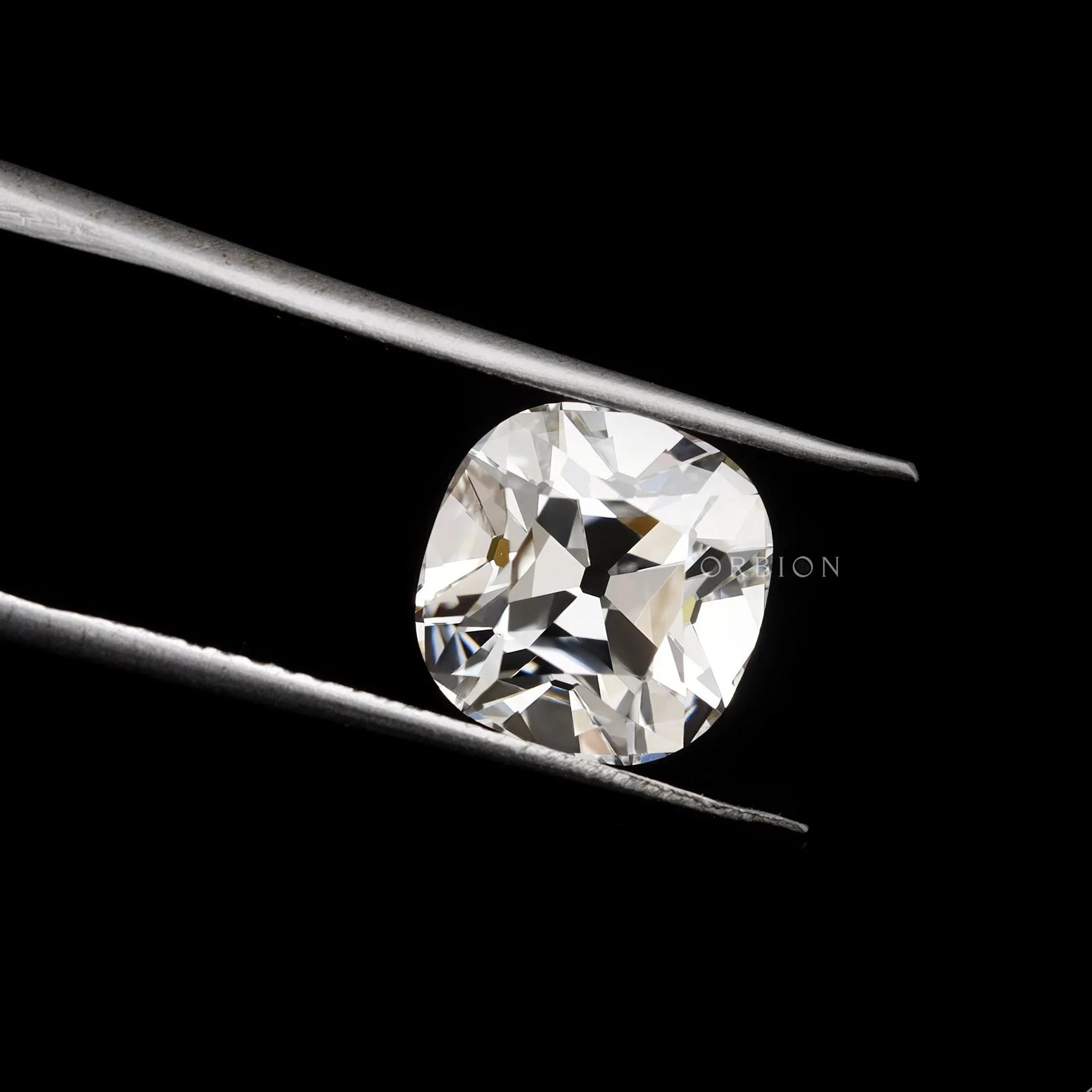 Colorless cushion lab diamond 3 ct with antique old mine faceting