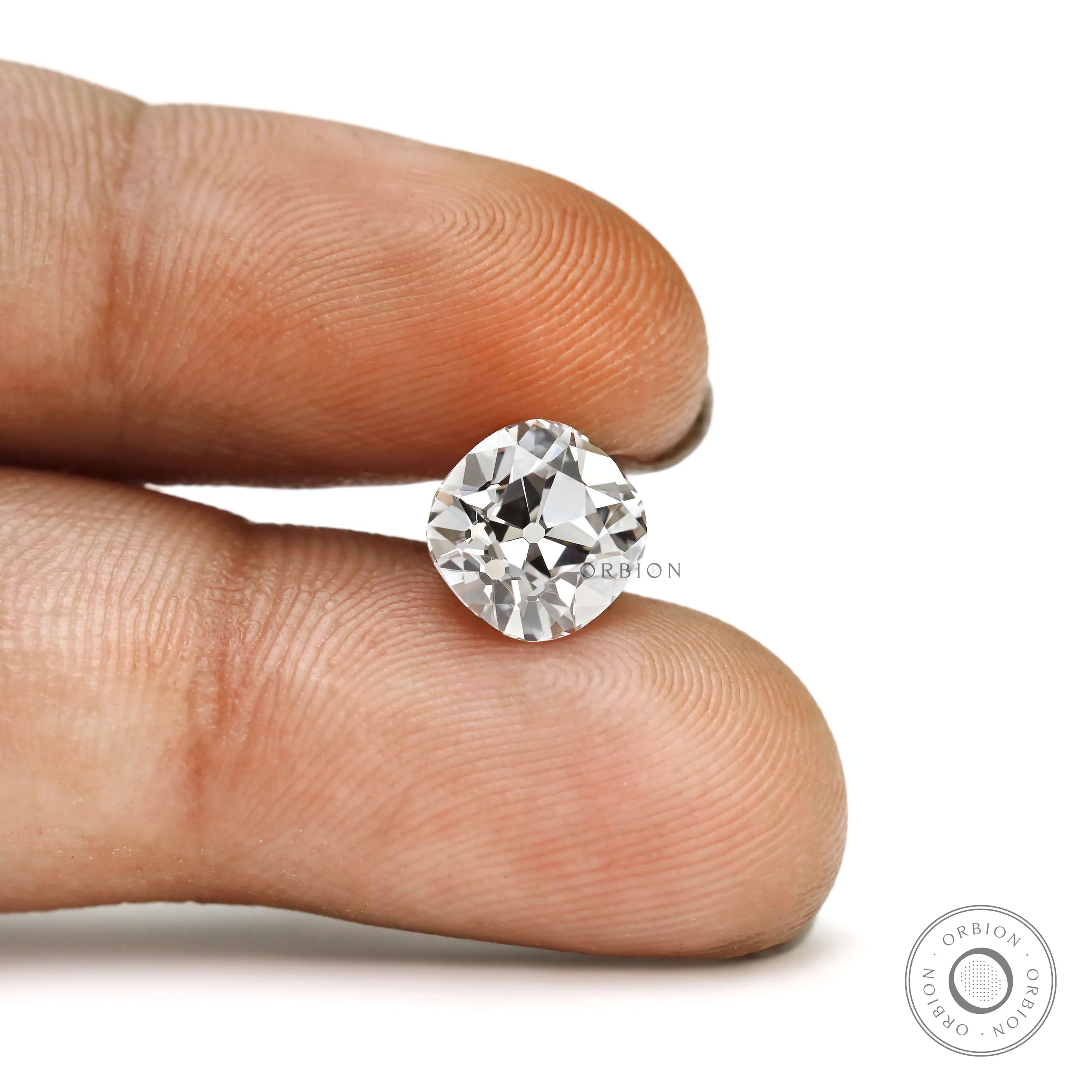 Cushion lab diamond 2 ct with antique style cut and sustainable origin