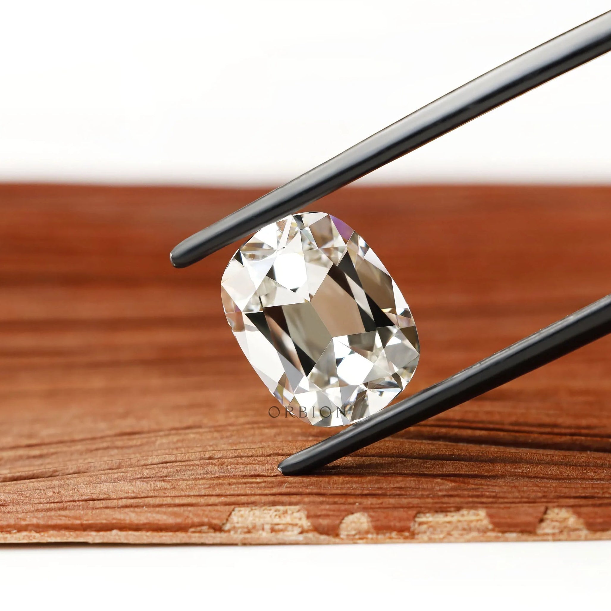 Elongated cushion lab diamond 4 ct with vintage cut and closed culet
