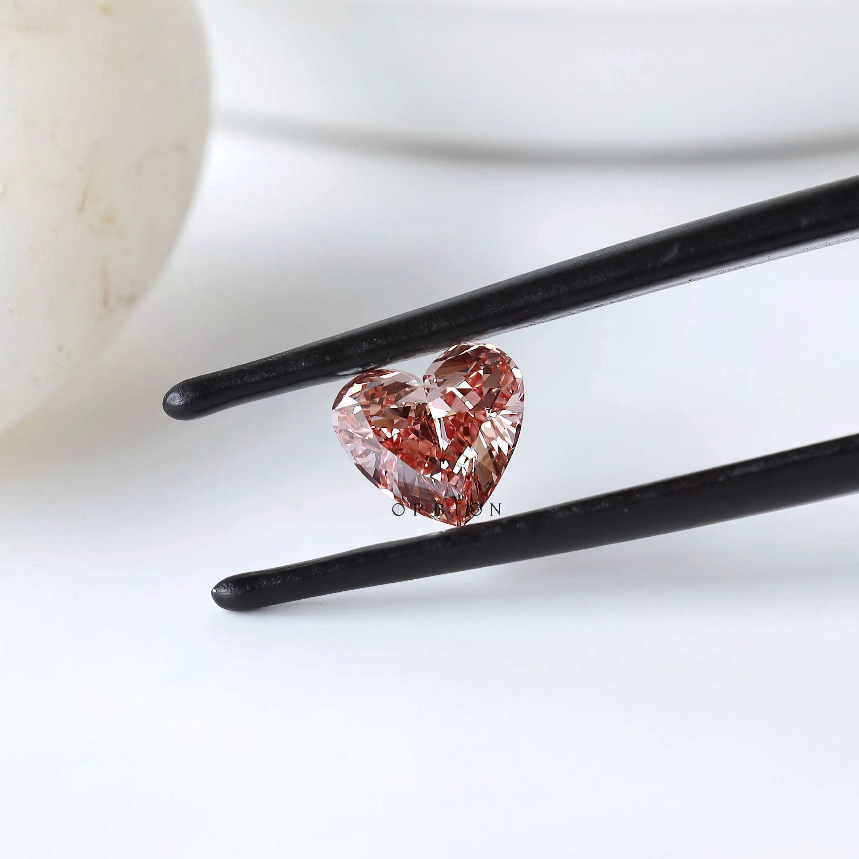 0.86 ct Heart shaped vivid pink lab grown diamond loose color gemstone