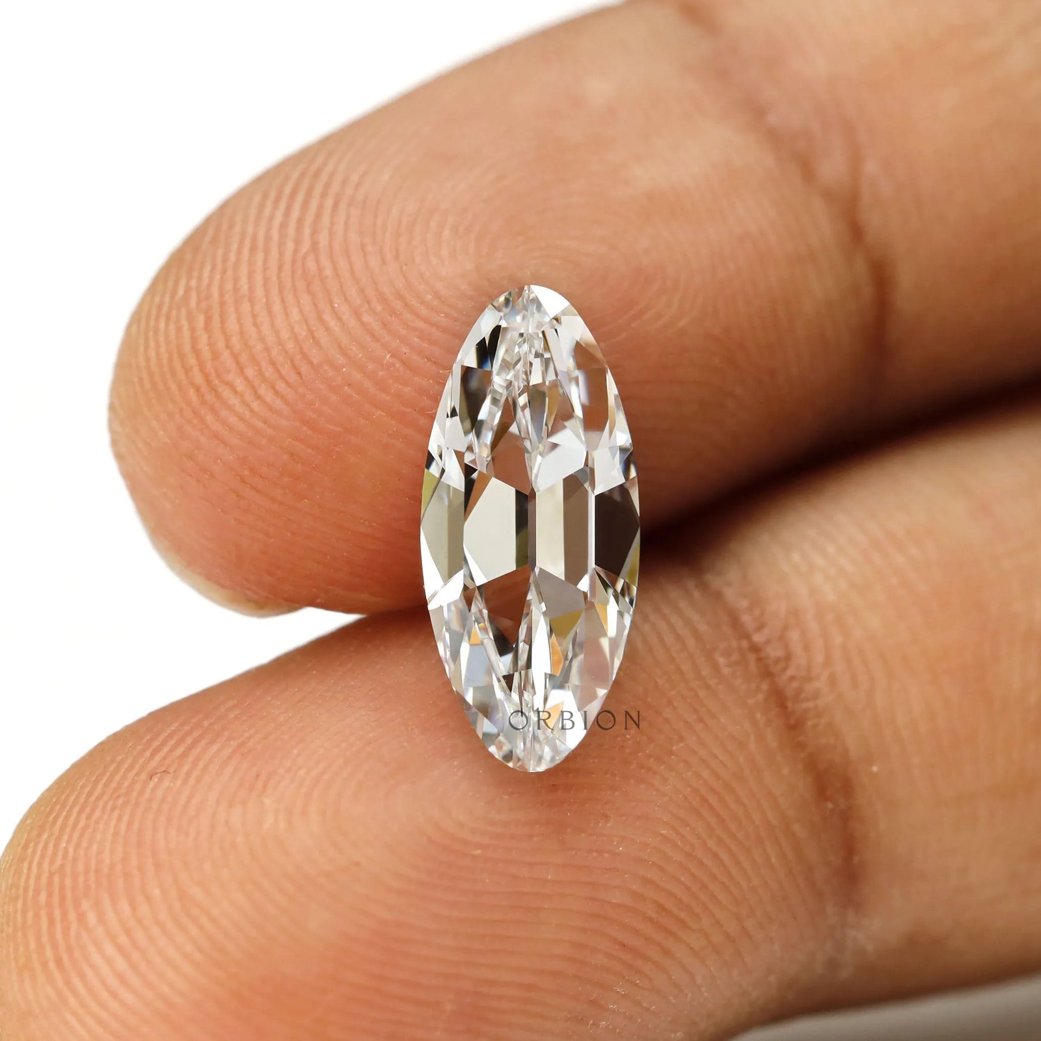 Sparkling moval lab grown diamond 2 ct with old mine cut design