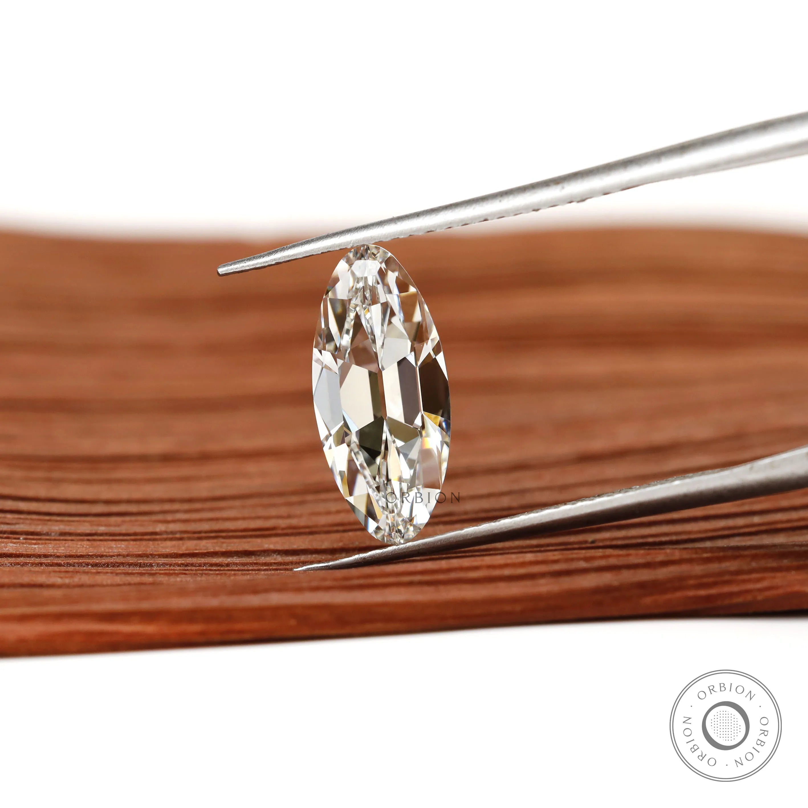 Moval lab grown diamond 2 ct with vintage cut brilliance