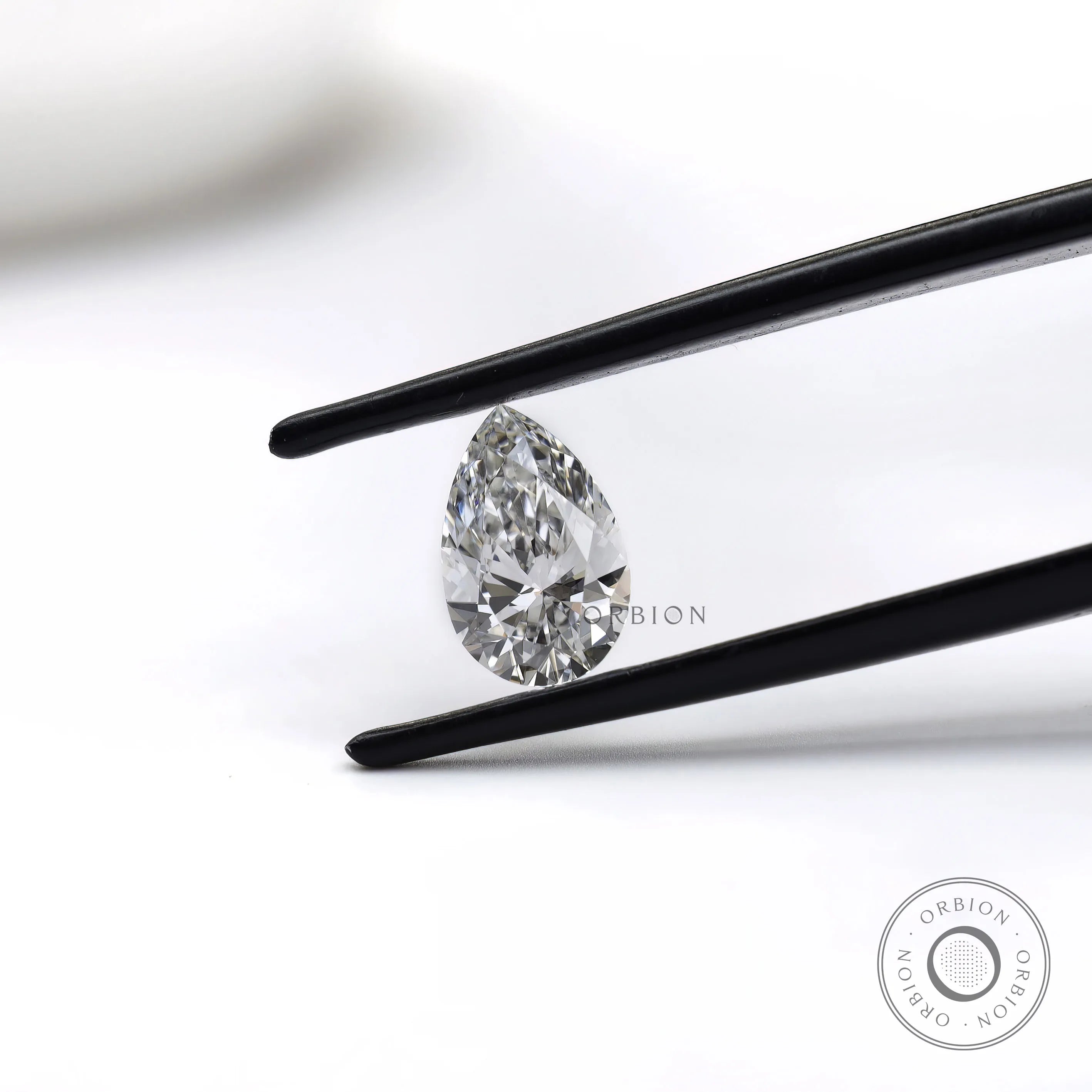 2 ct Loose pear lab diamond in warm off white color tone