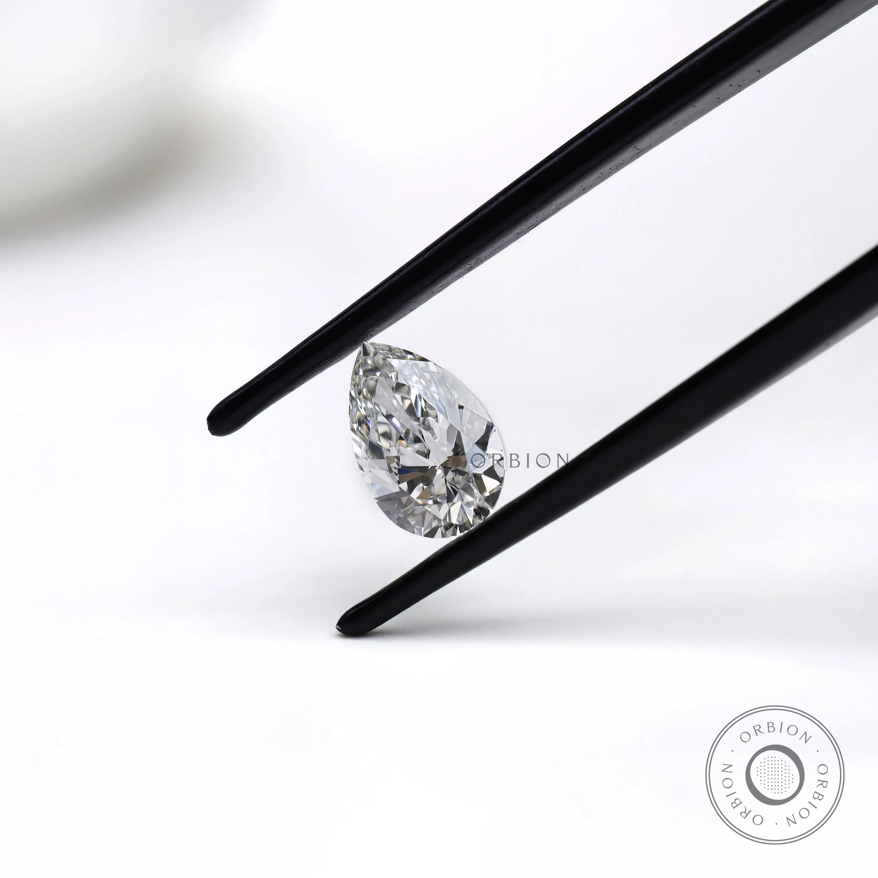 2 ct Brilliant cut pear lab diamond off white loose gemstone