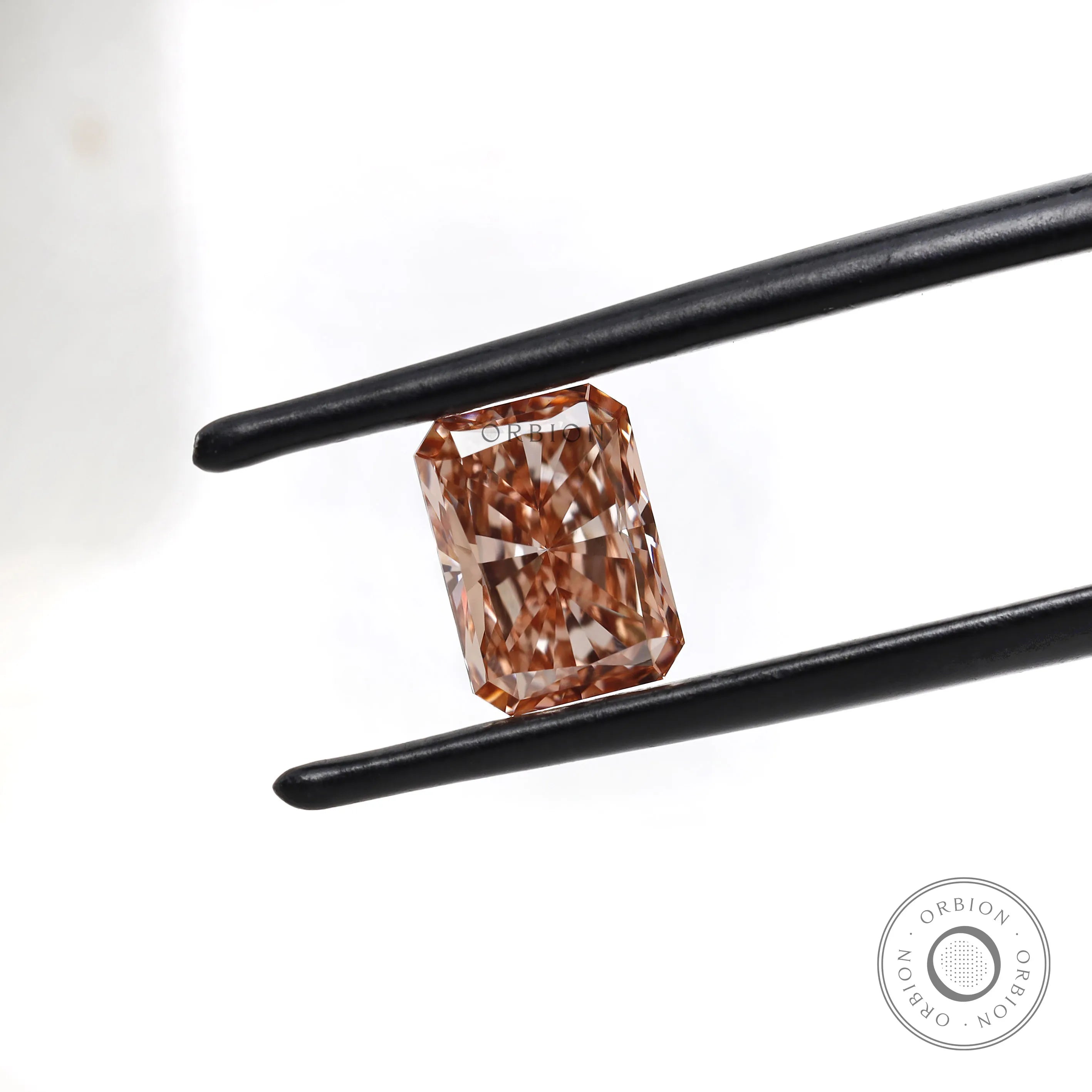 1.50 ct Pink lab grown diamond with radiant cut brilliance