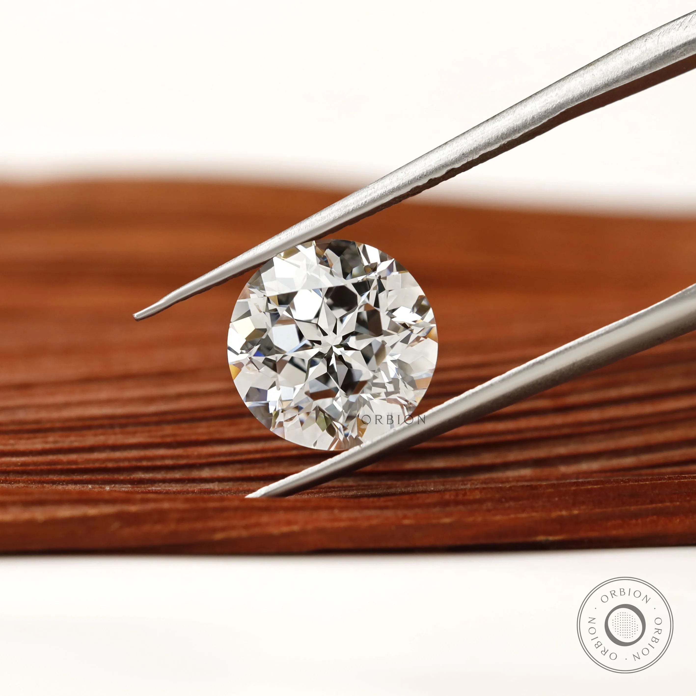 Brilliant star cut 2.50 ct round lab grown diamond for engagement ring
