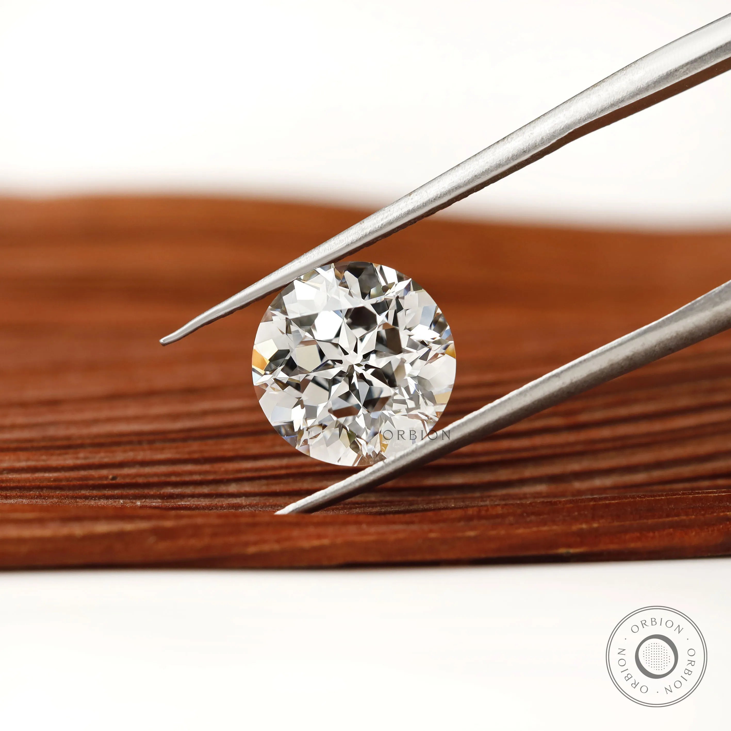 2.50 ct Modern cut round lab diamond with star pattern facets