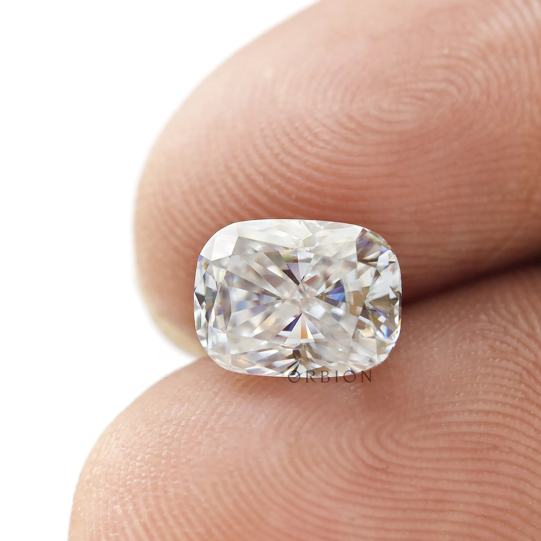 elongated cushion moissanite fine cut clarity detail