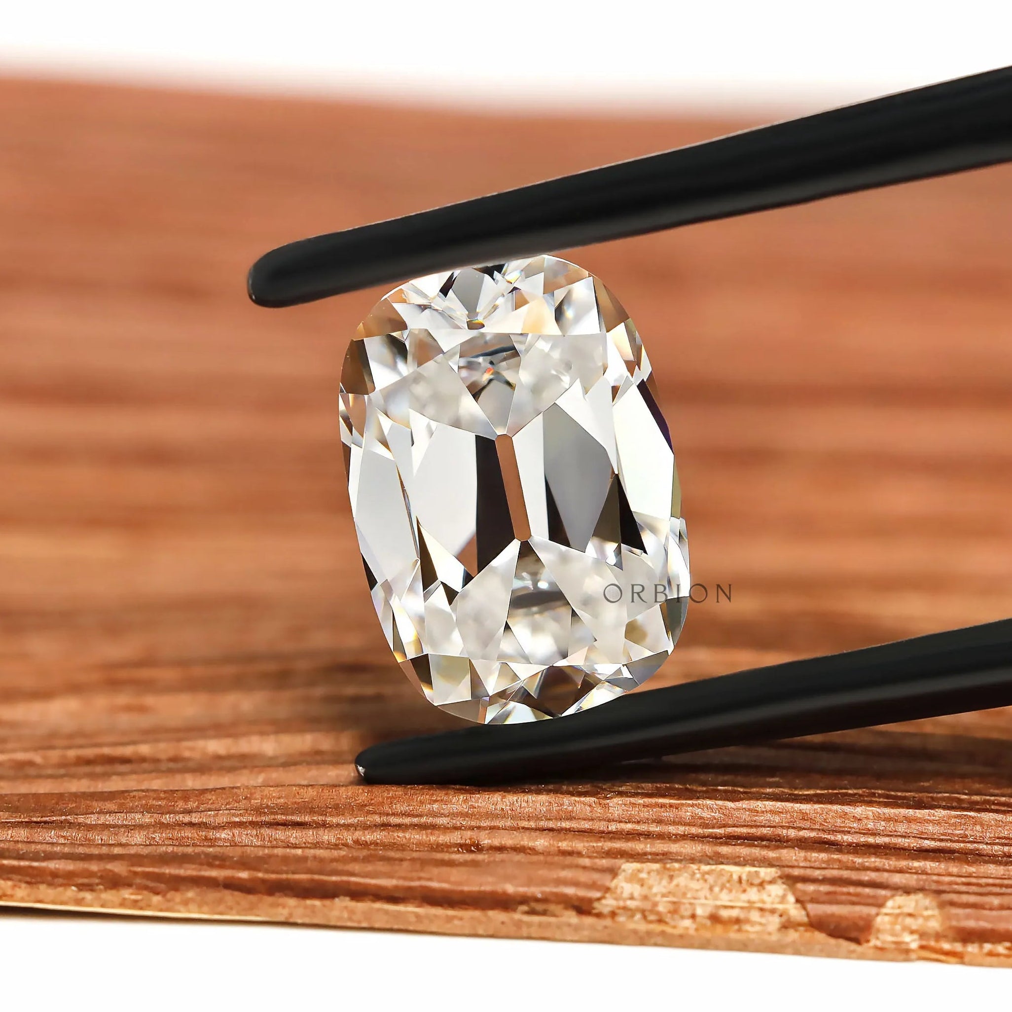 Colorless Elongated Cushion Moissanite for Engagement Ring Making