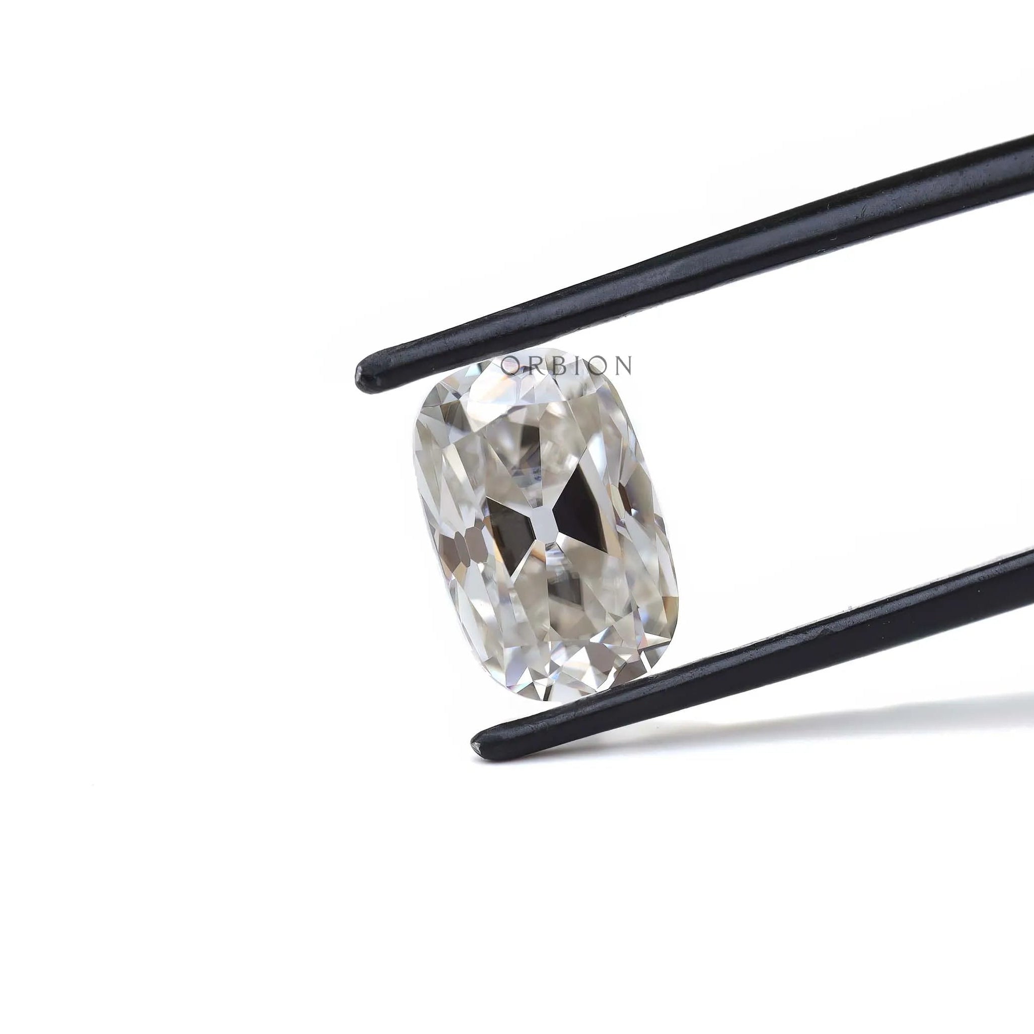 Elegant off white moissanite elongated cushion 4 ct antique style stone