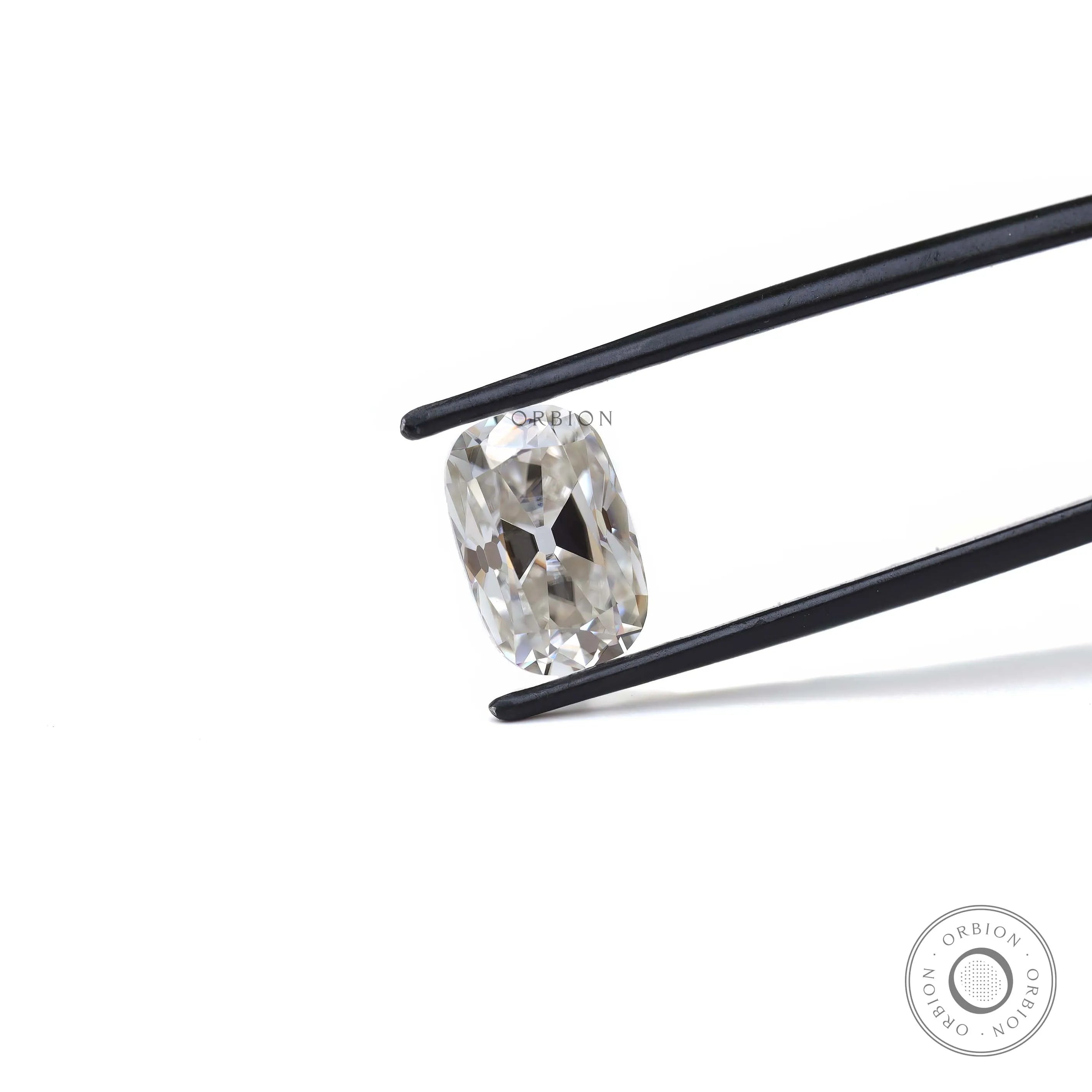 Elegant off white moissanite elongated cushion 4 ct antique style stone