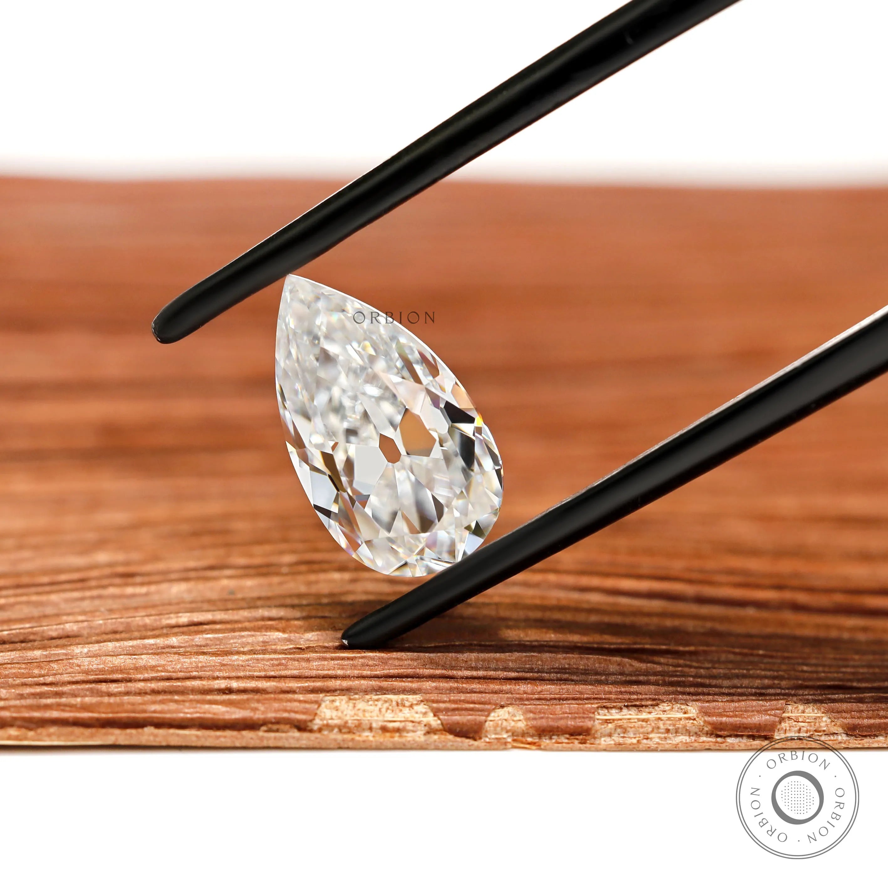 Colorless Pear Cut Moissanite Gemstone for Engagement Ring Making

