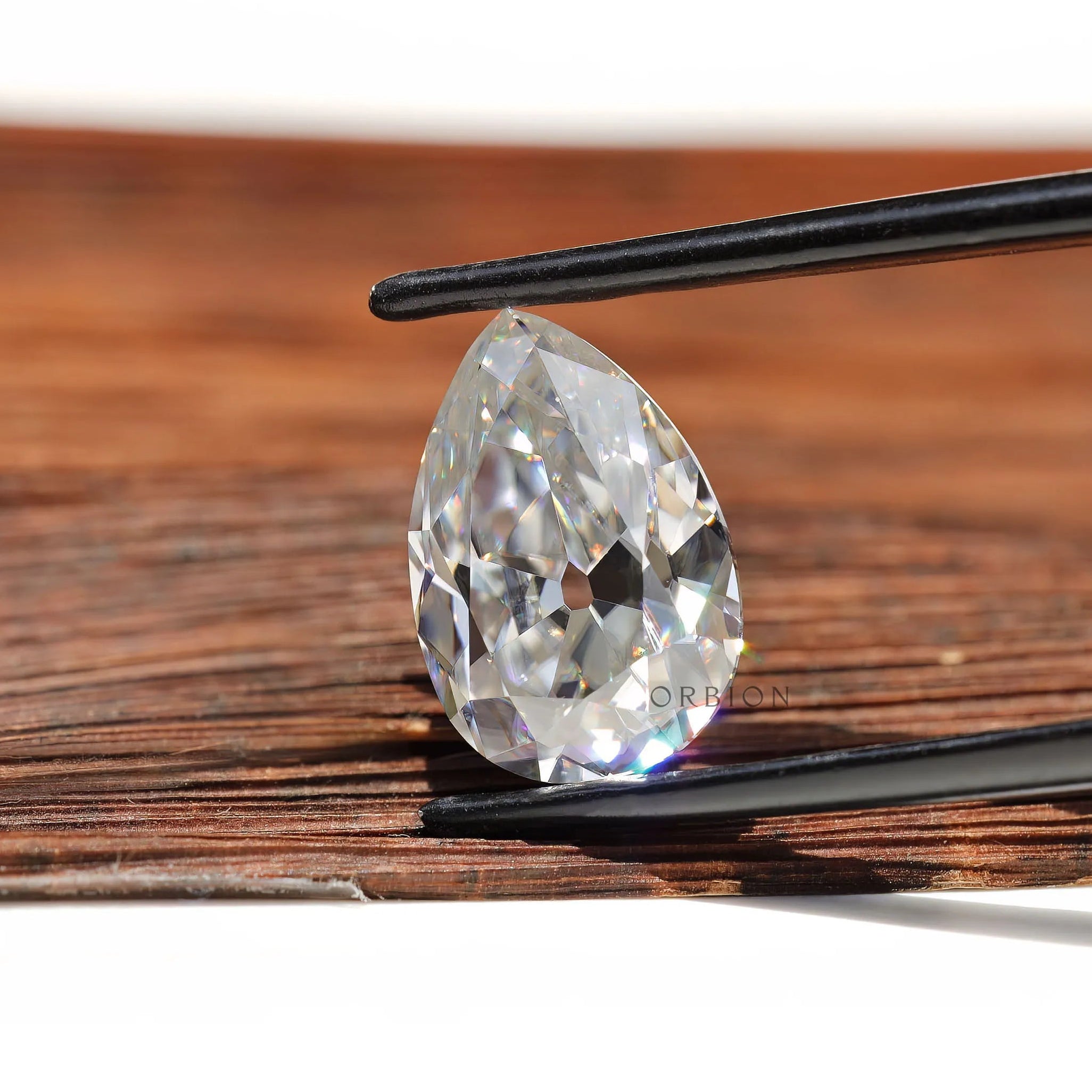 Solitaire pear shape moissanite 4.20 ct colorless vintage cut stone