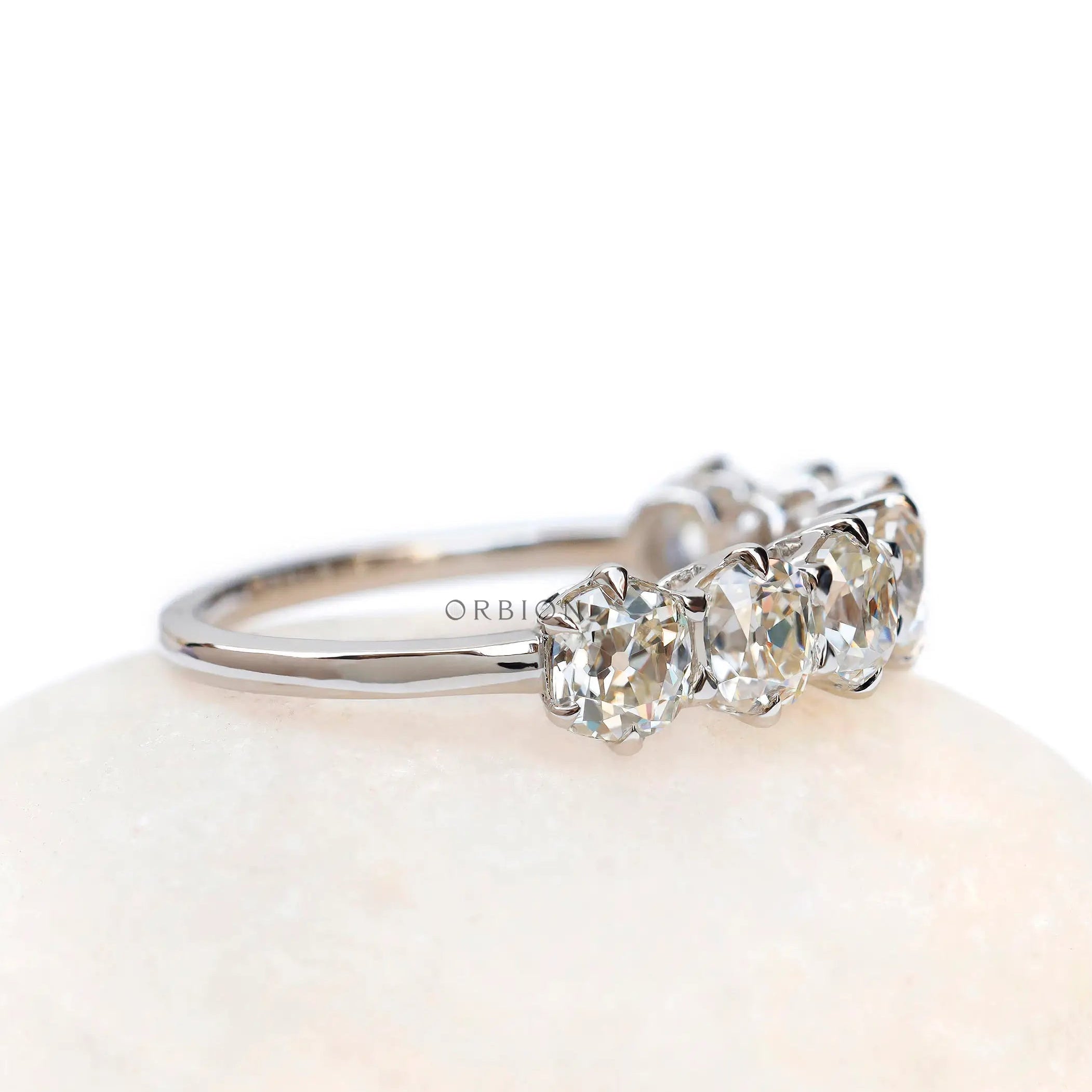 Vintage inspired seven stone wedding band side profile