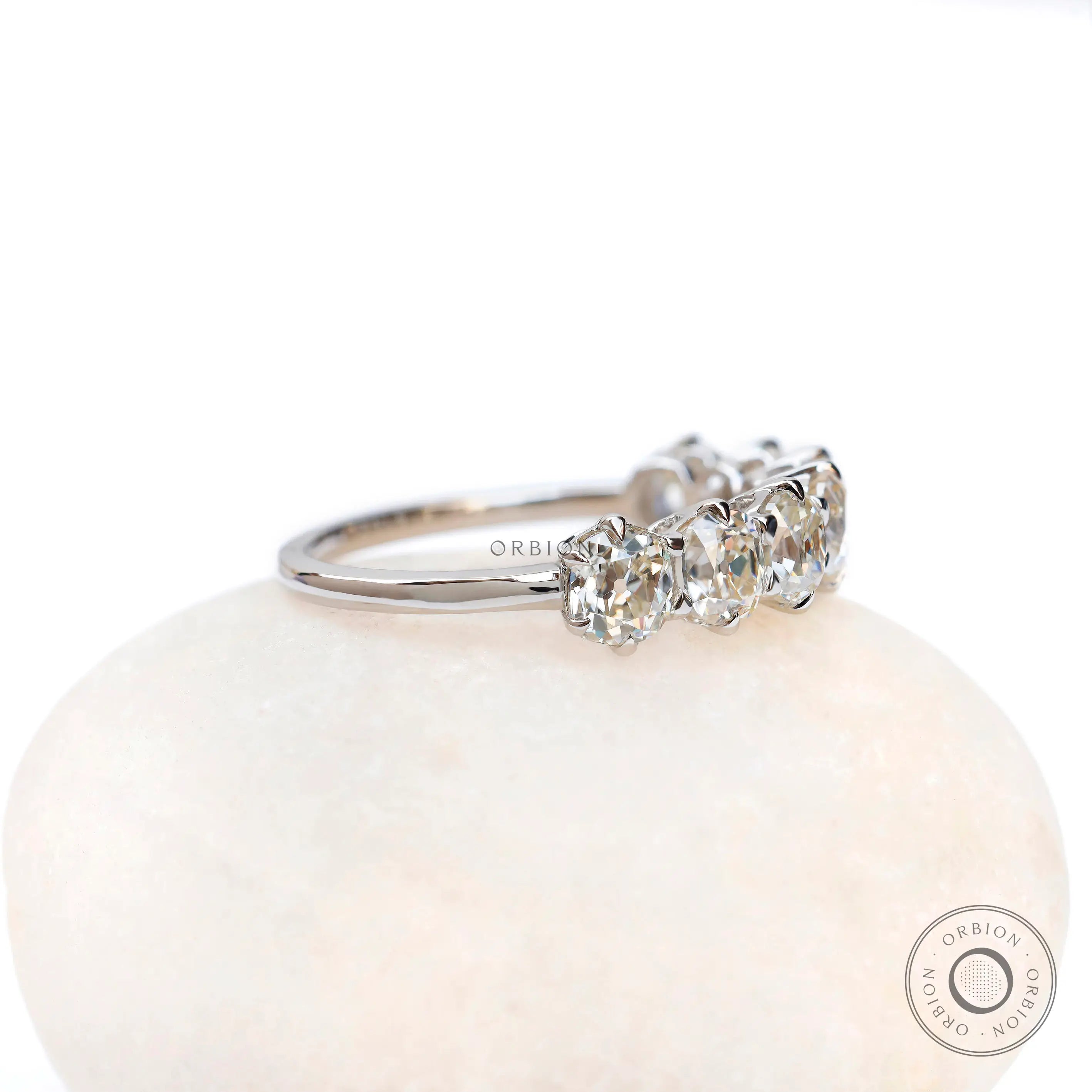 Vintage inspired seven stone wedding band side profile