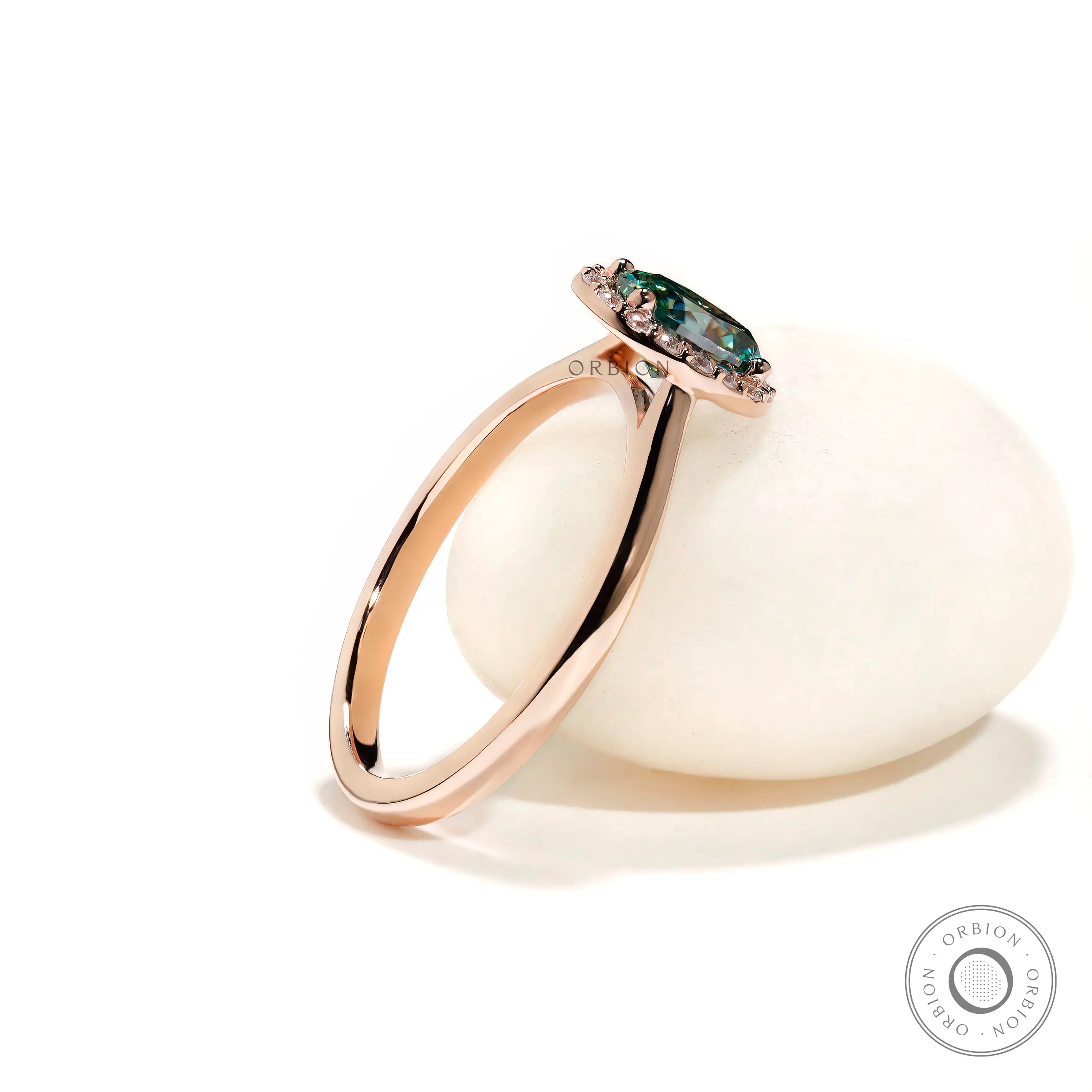 Minimal oval moissanite halo ring band detail
