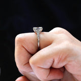 Side on-hand view showing cathedral band profile