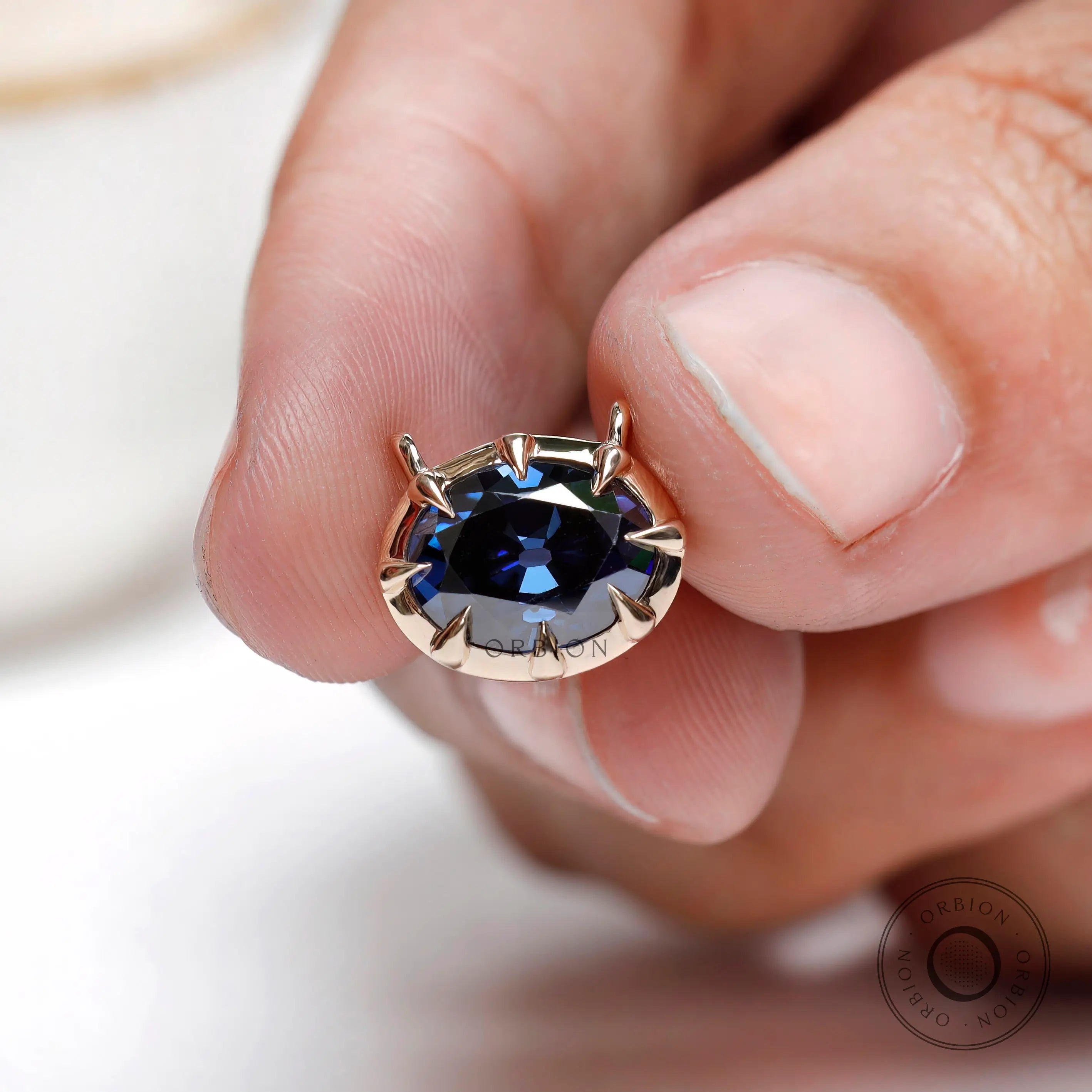 Vintage style blue moissanite gold pendant detail