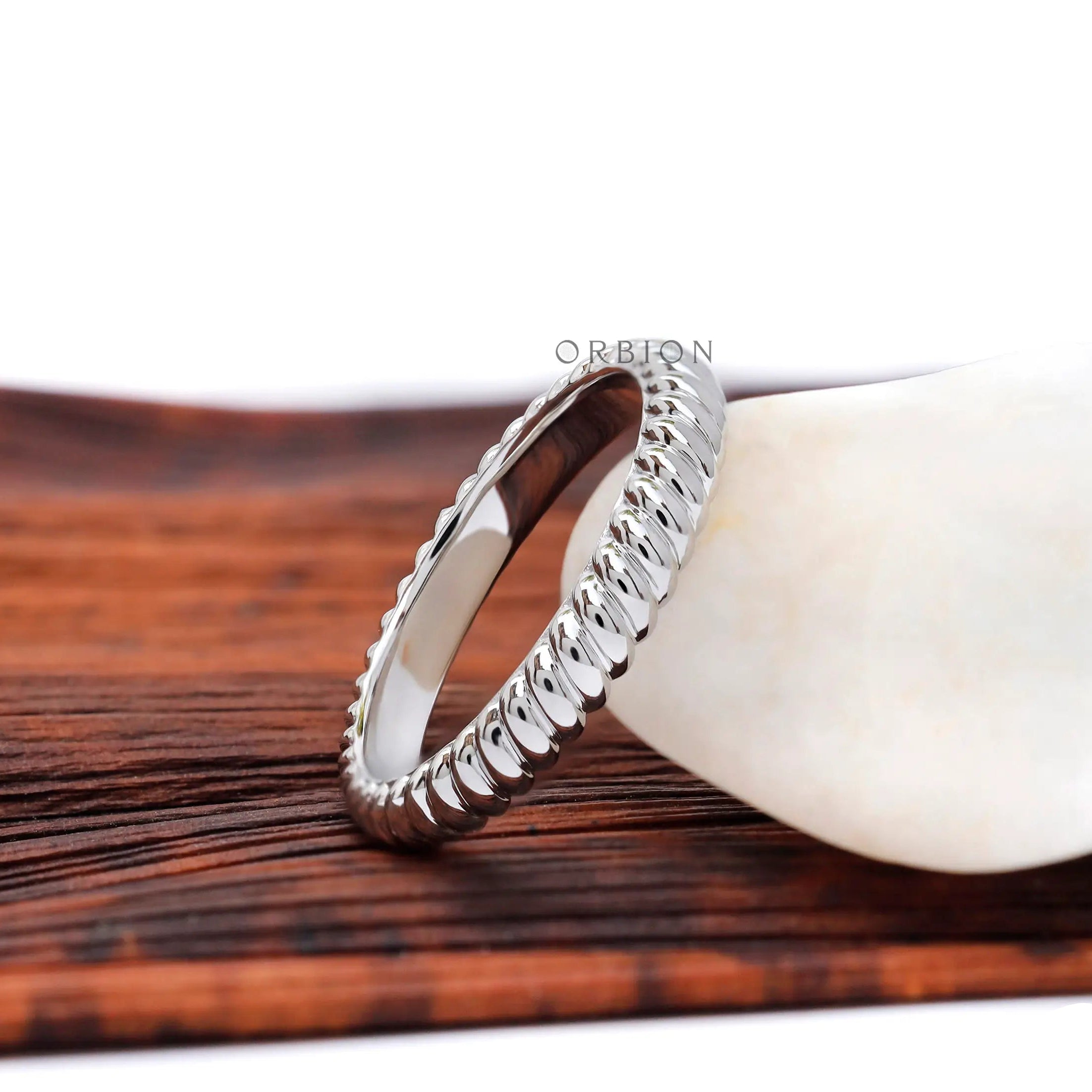 Unisex rope wedding band in white gold