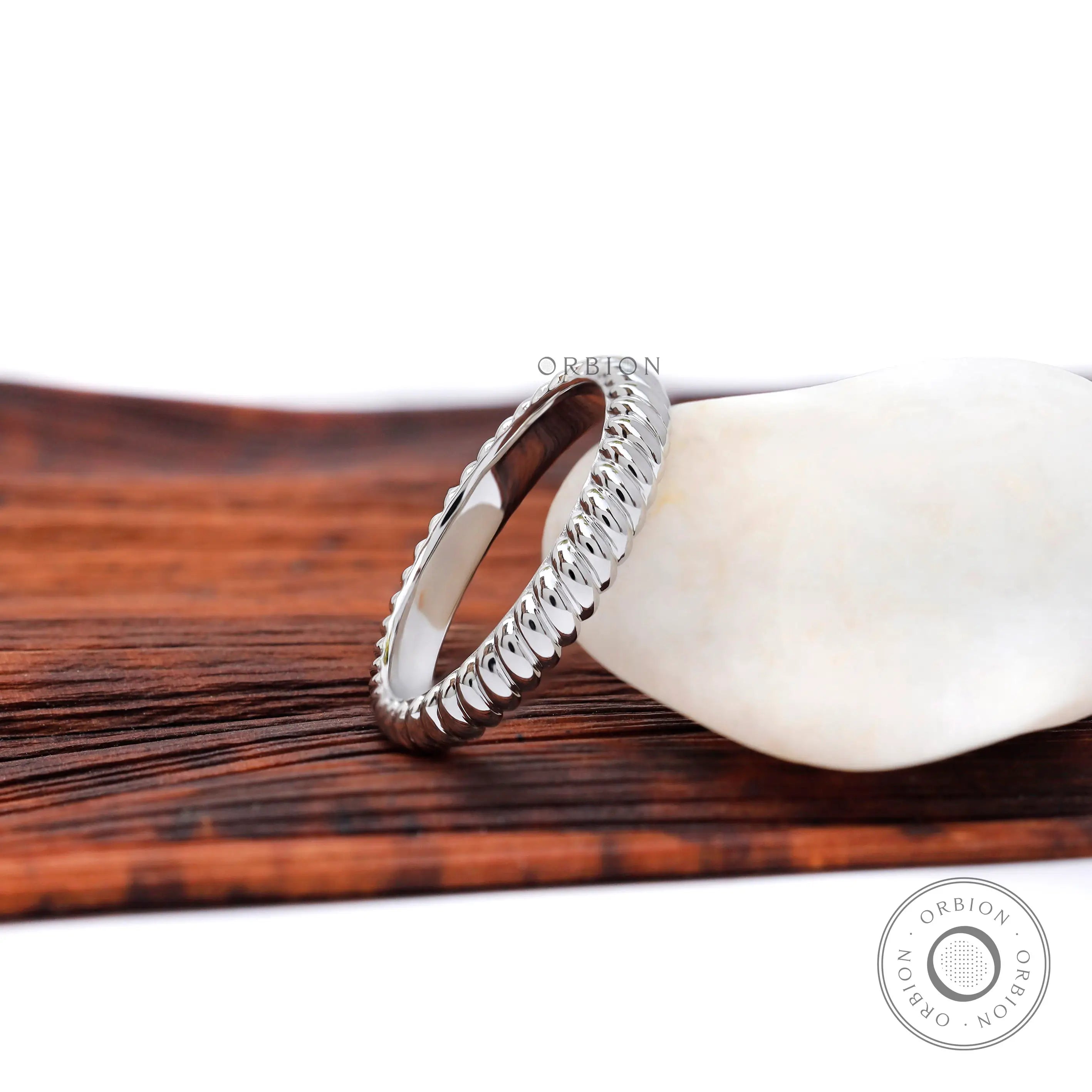 Unisex rope wedding band in white gold
