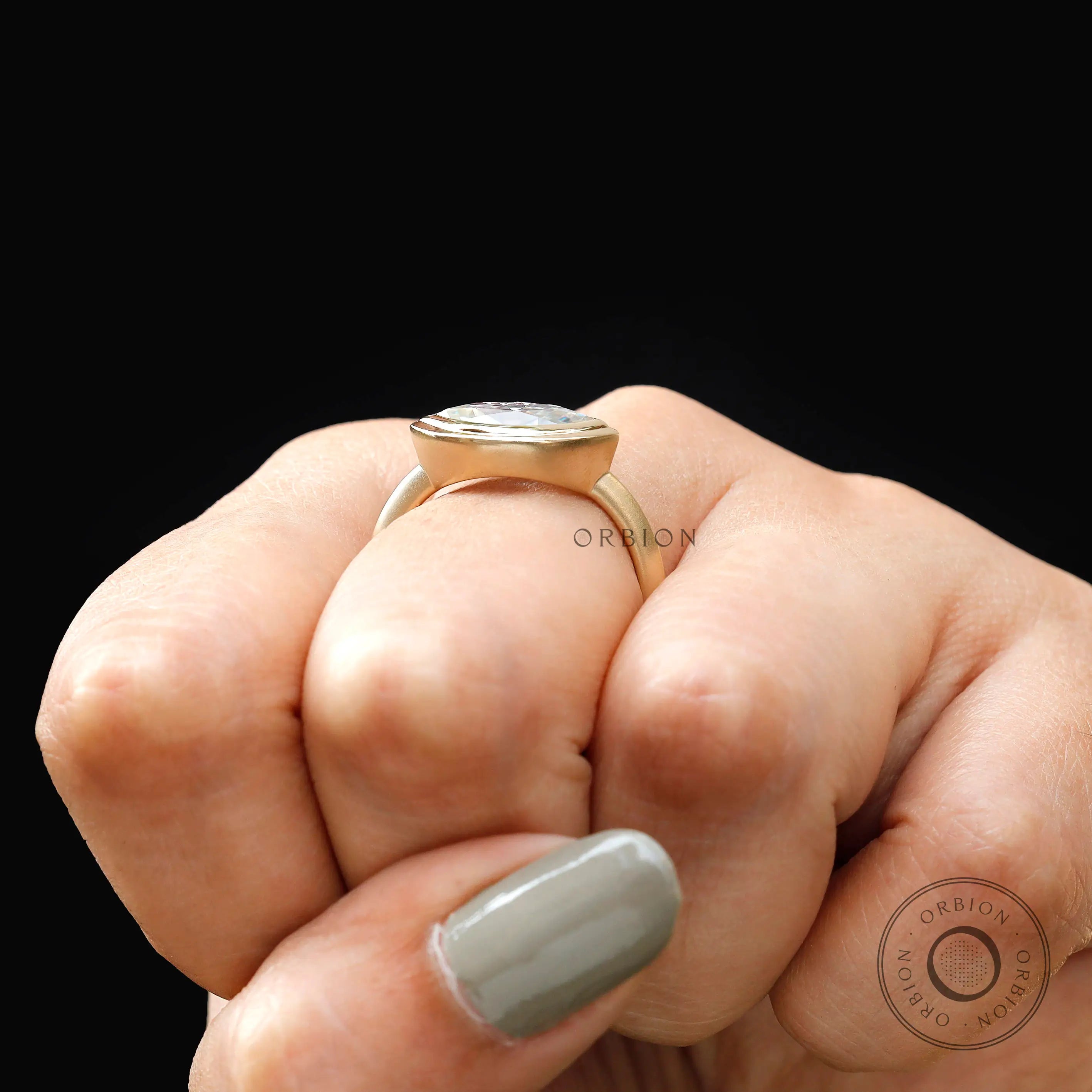 Elegant minimalist marquise knife edge ring