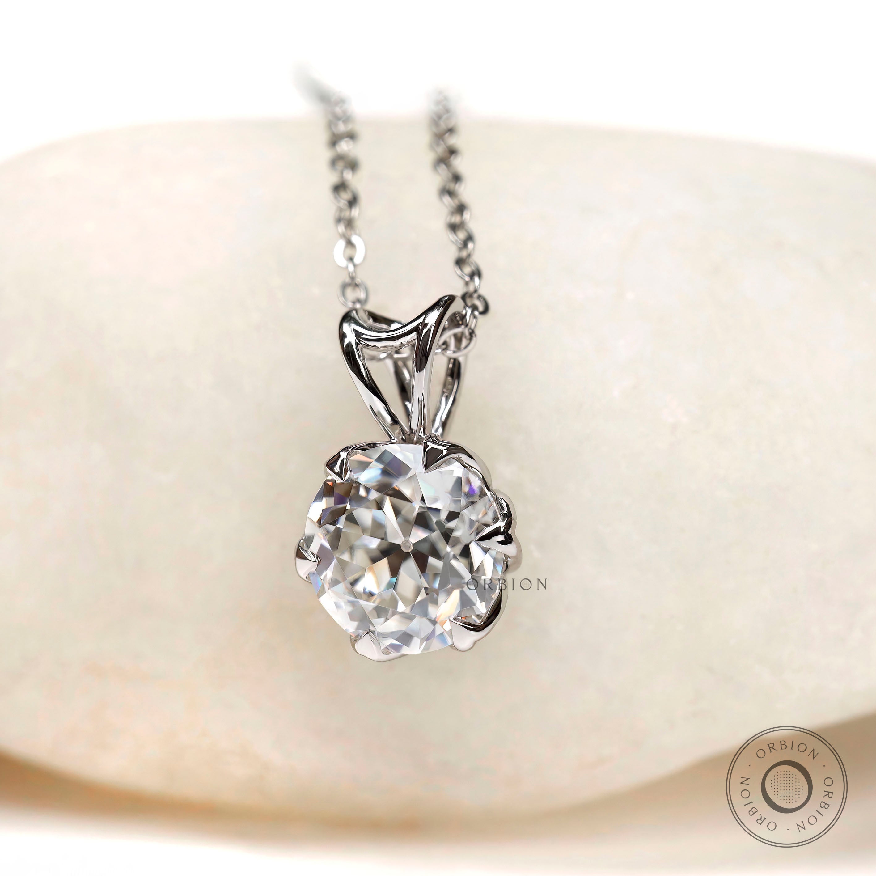 Vintage inspired tulip setting pendant