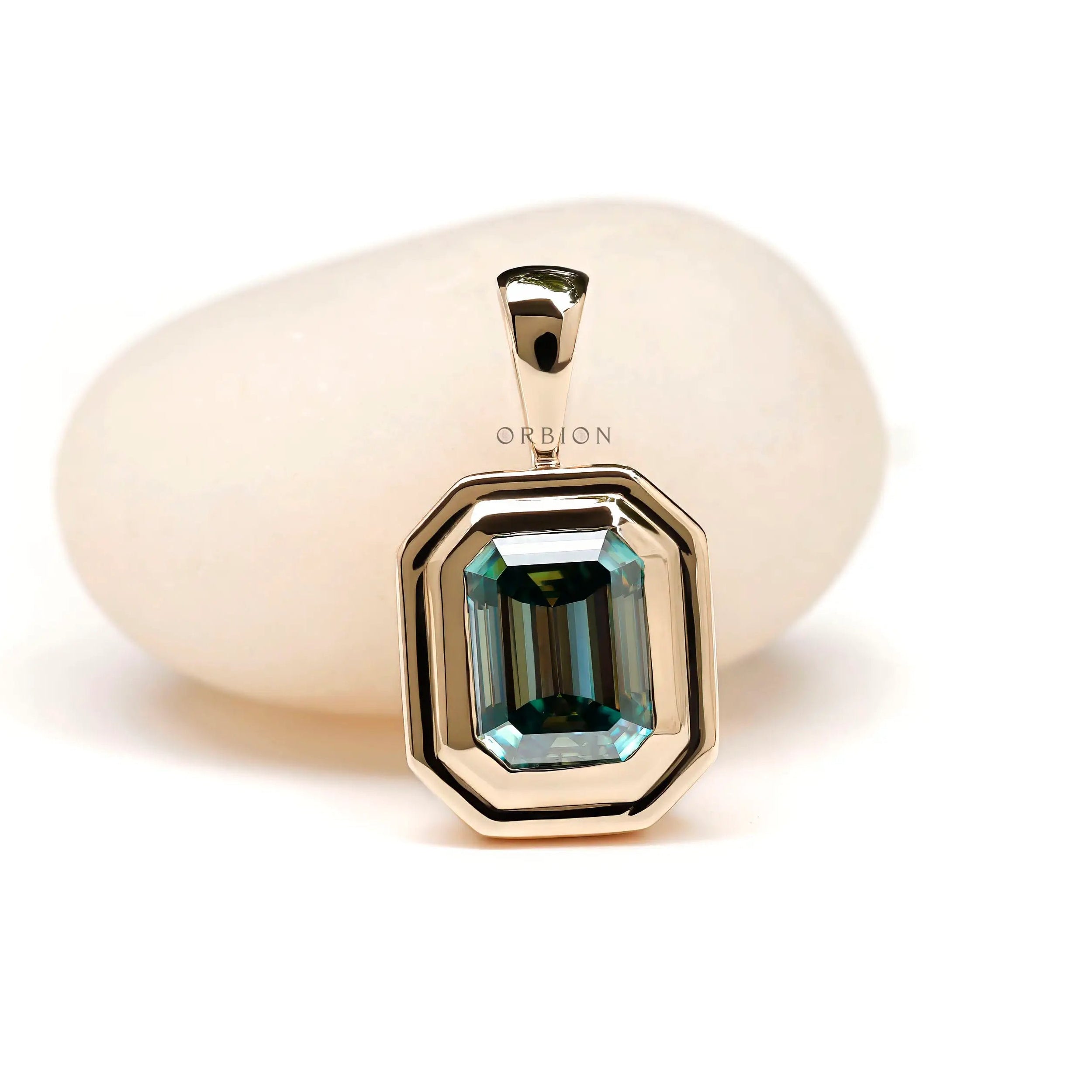 Blue green moissanite geometric gold pendant 