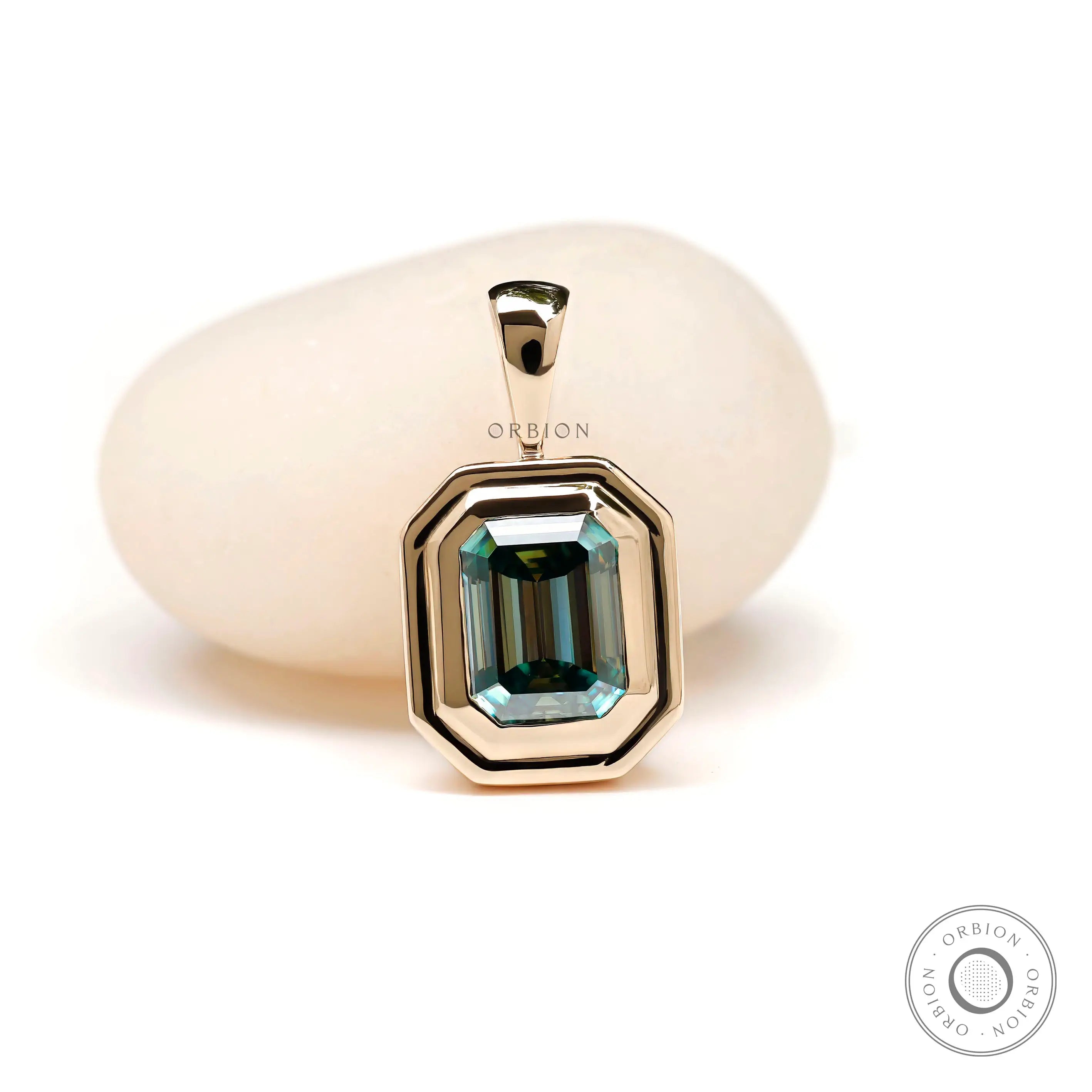 Blue green moissanite geometric gold pendant 