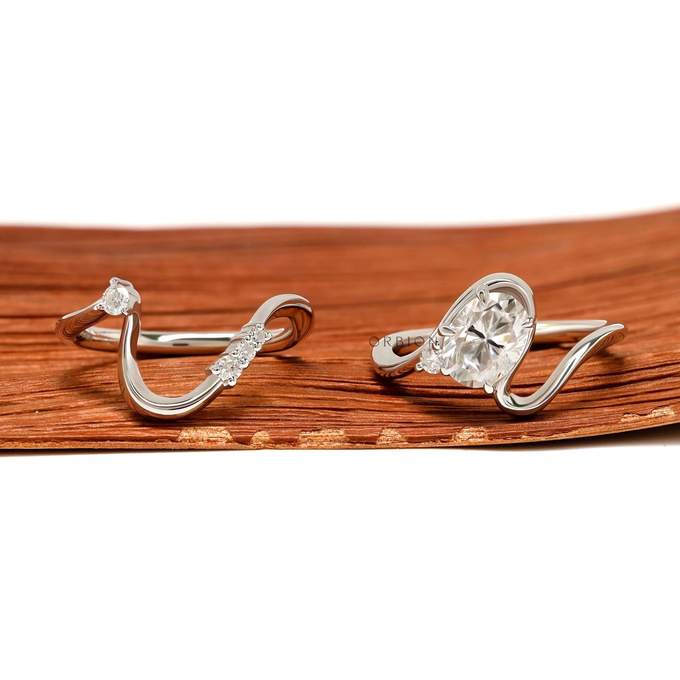 10K White Gold Oval Moissanite Curved Engagement and Wedding Ring Set