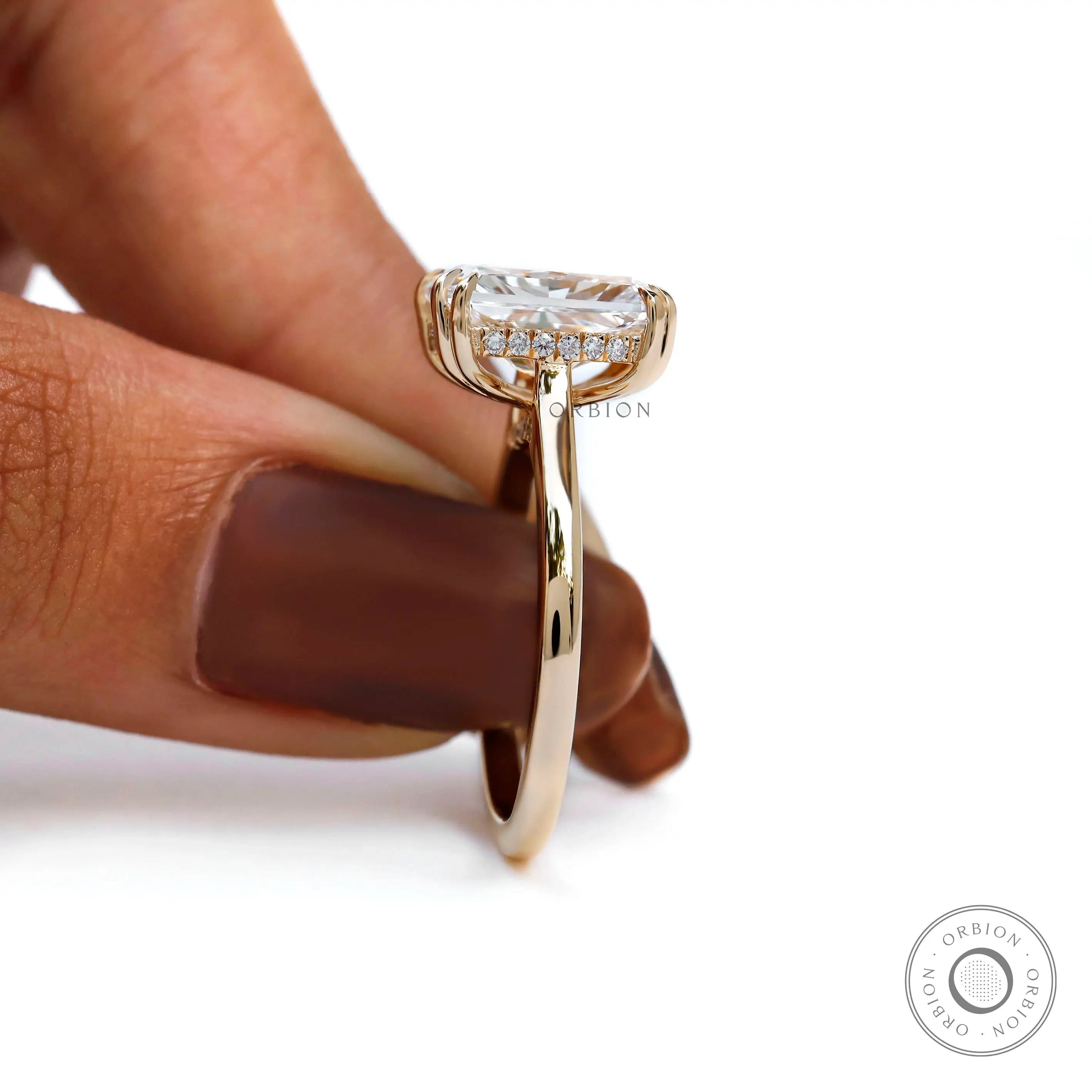 Elegant yellow gold solitaire engagement ring for women