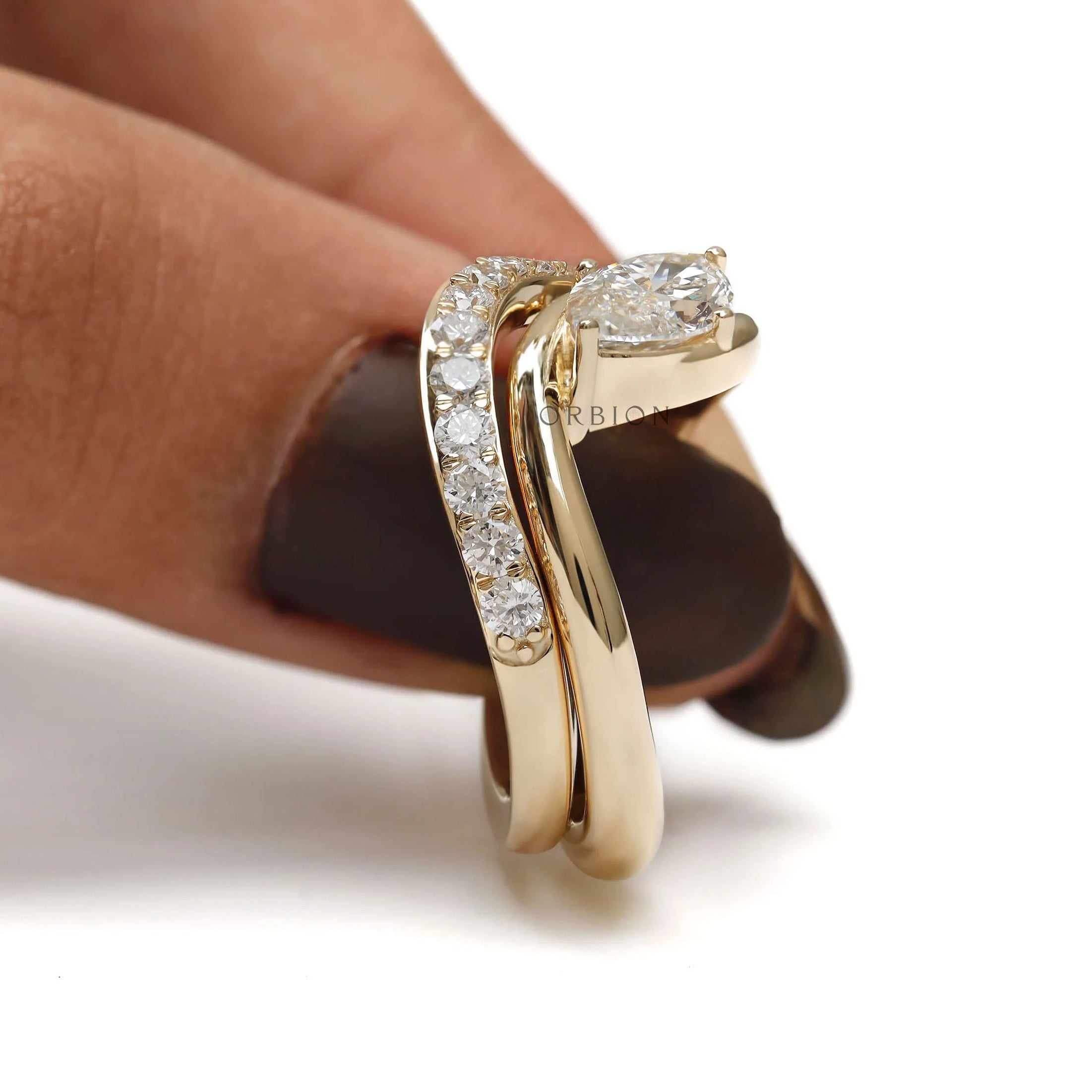 Marquise moissanite wave style wedding set with curved band
