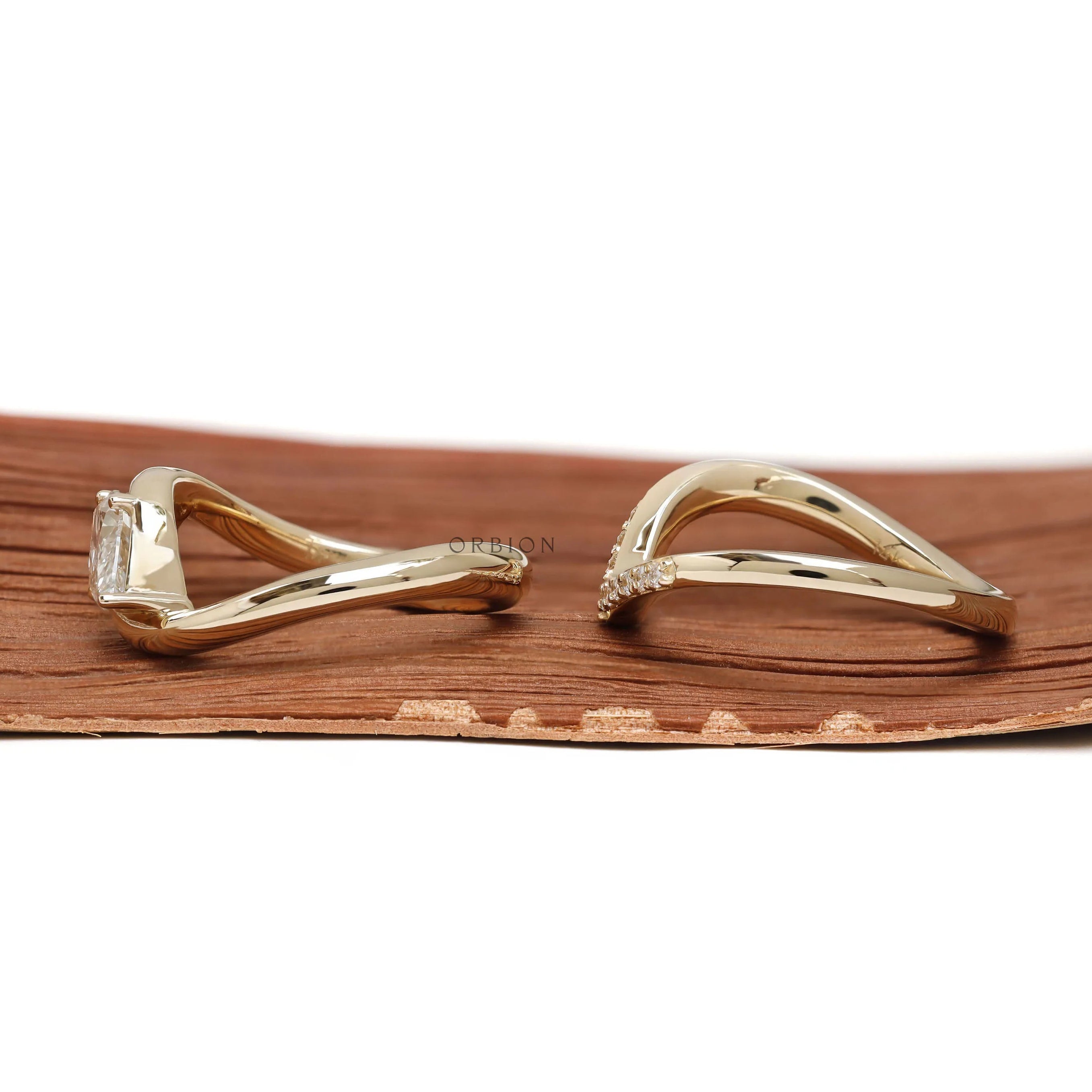 Marquise cut wedding set with curved rapture band for women