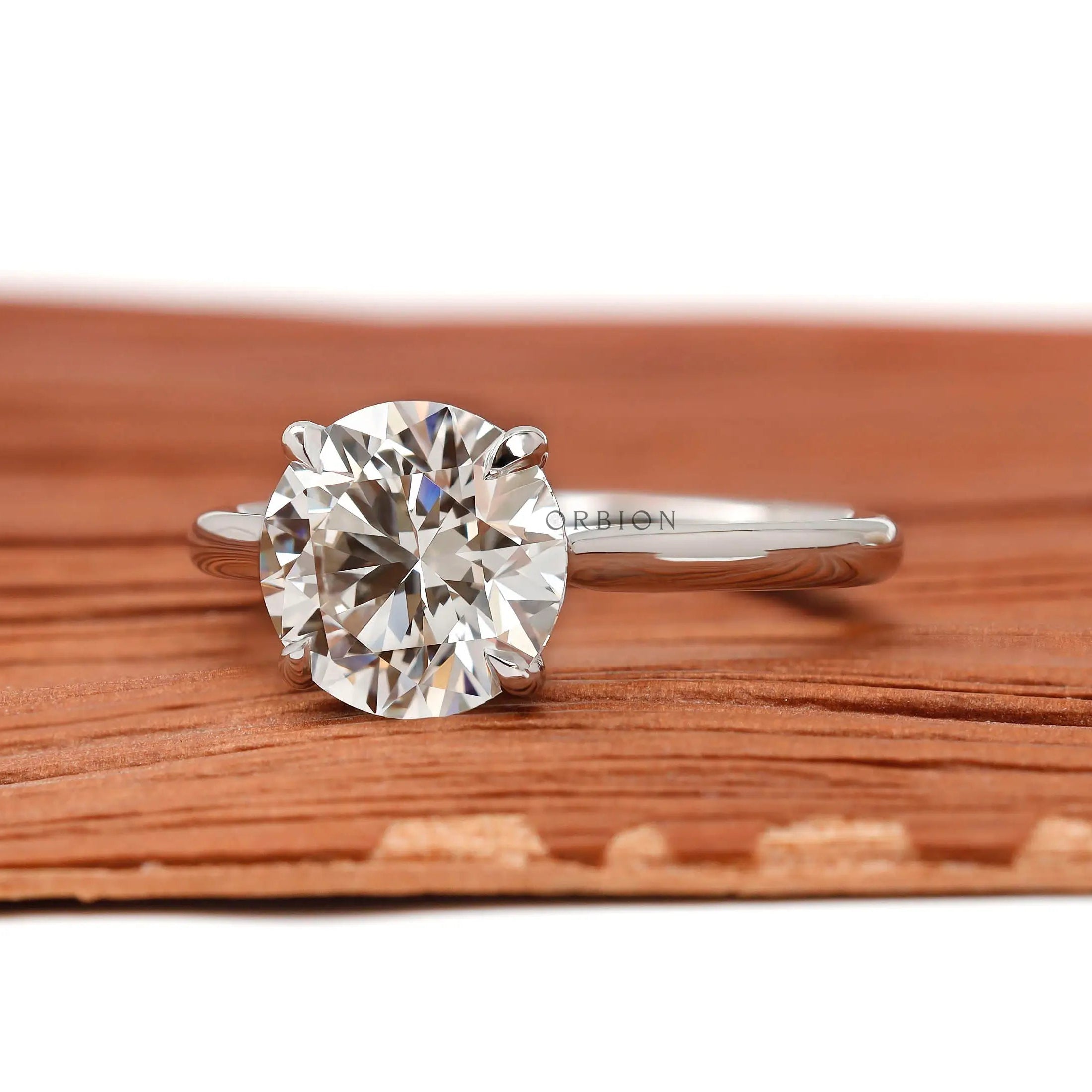 Round brilliant diamond solitaire engagement ring