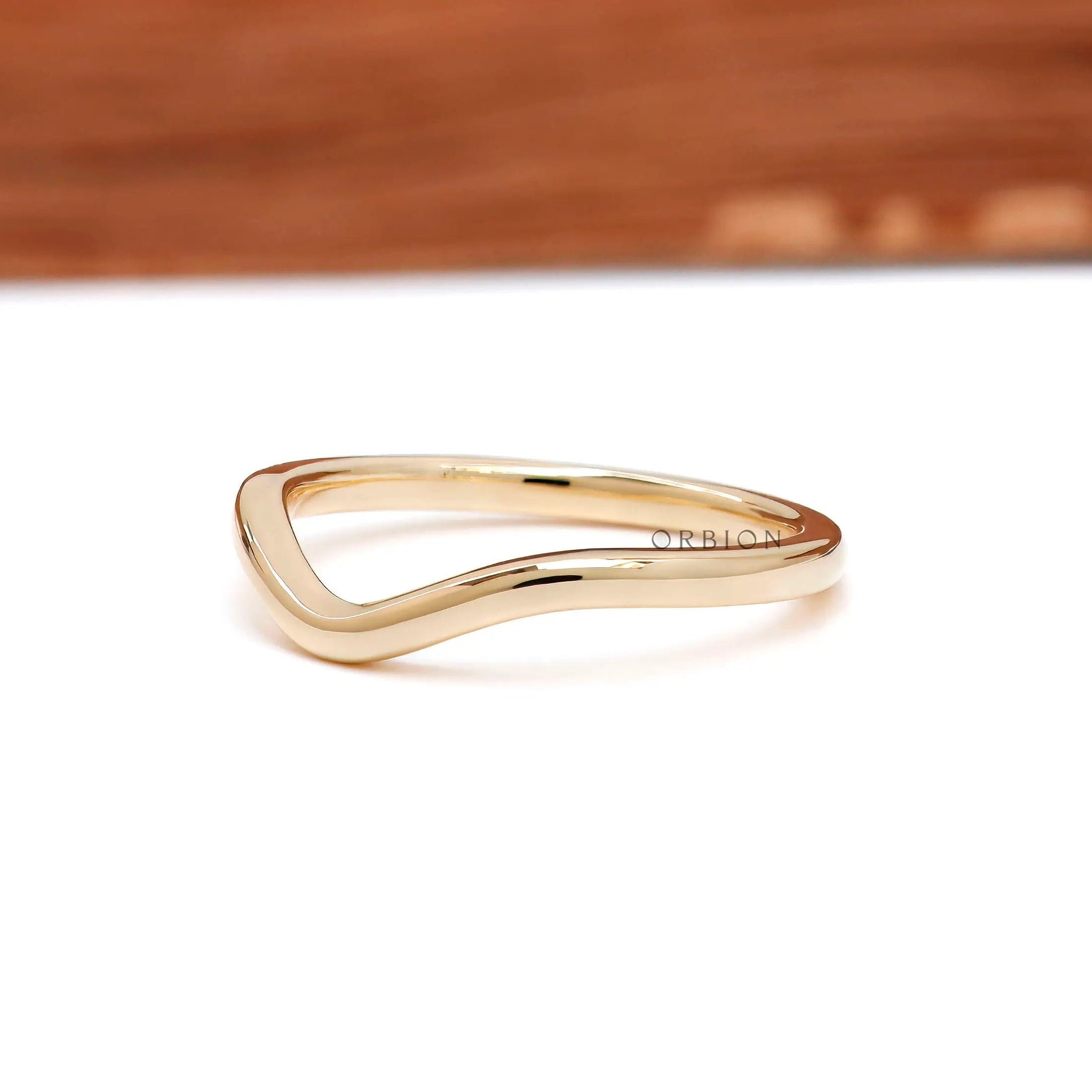 minimalist gold band smooth polished finish