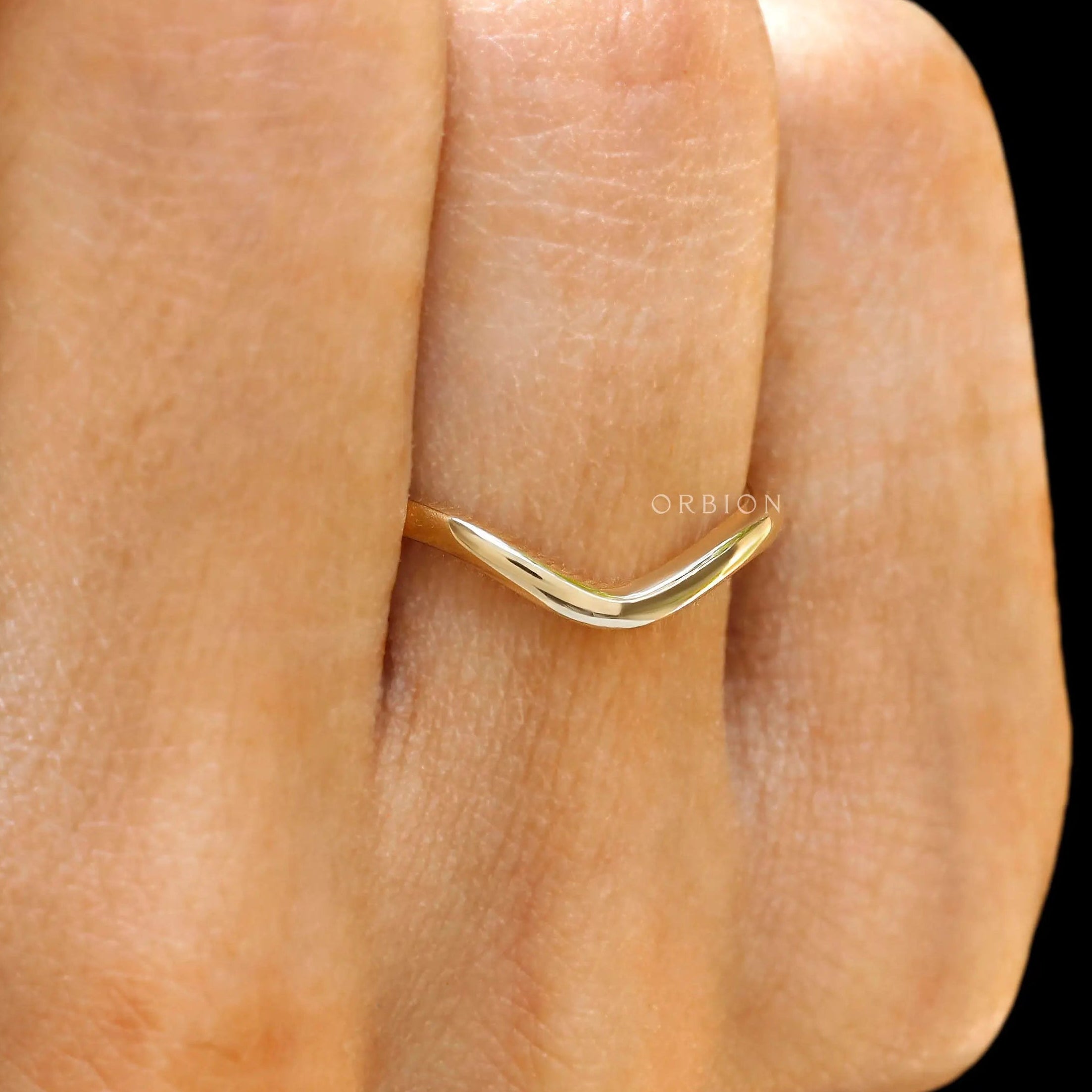 stackable plain band clean silhouette