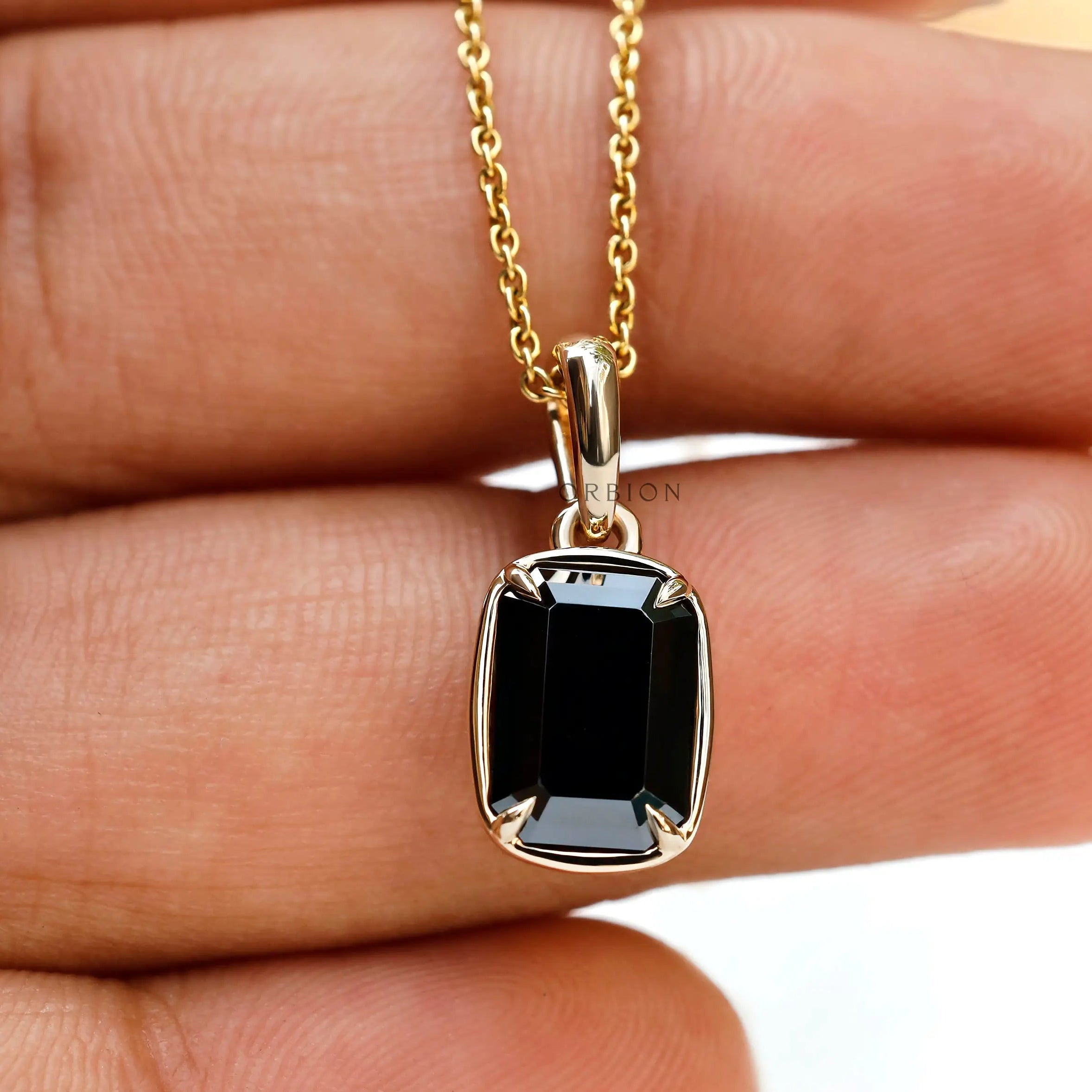 Black stone gemstone pendant for women gold