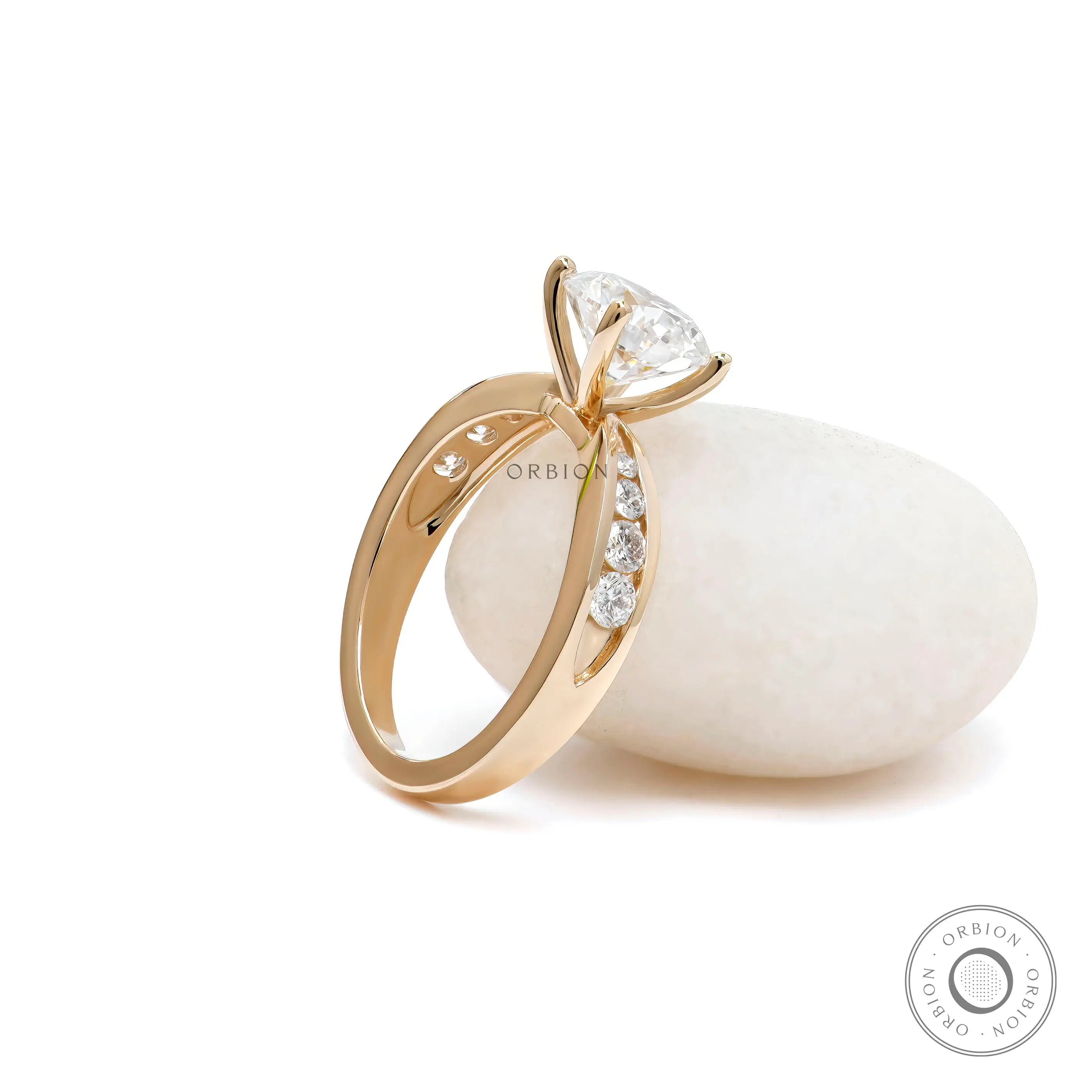 Round brilliant diamond ring side profile view