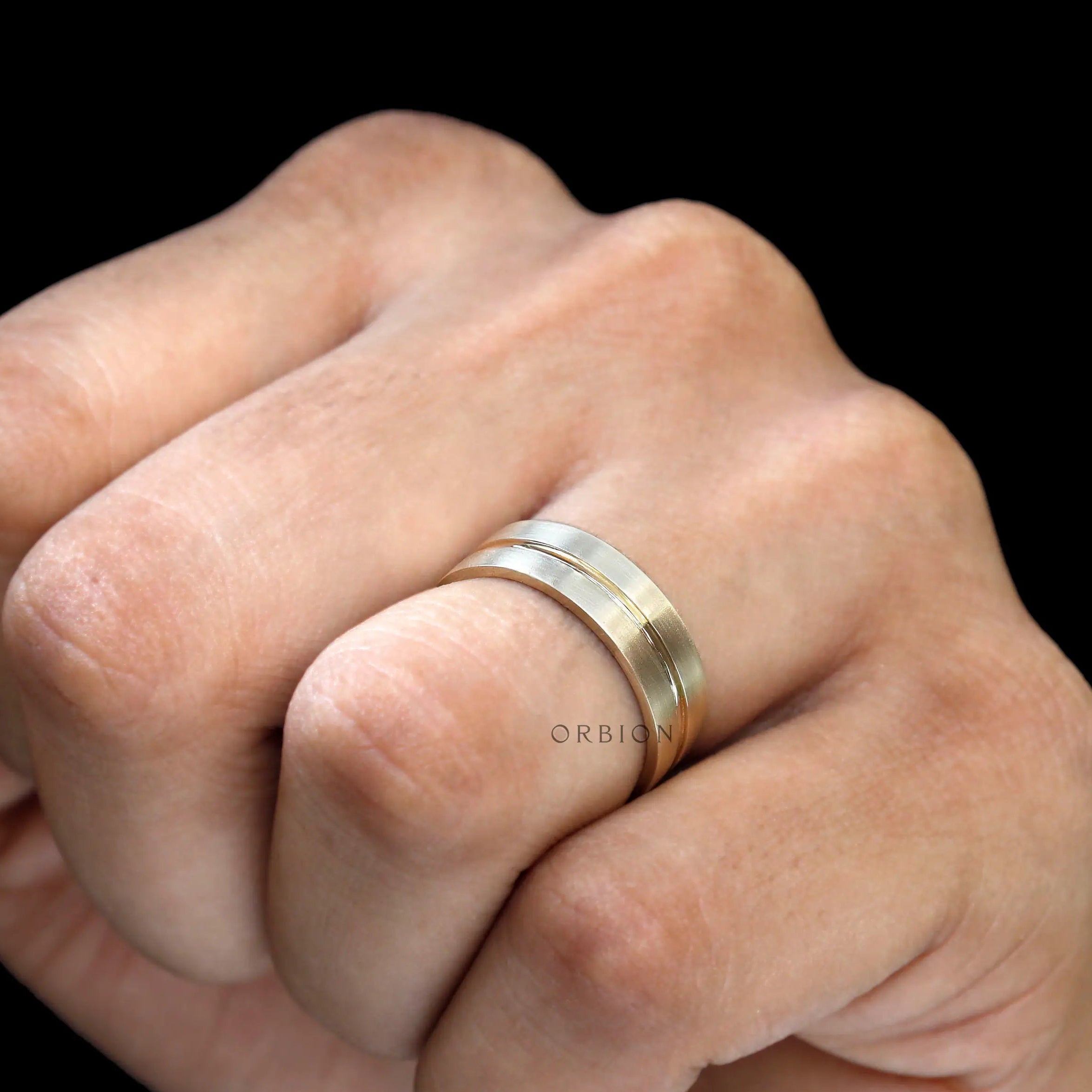 Comfort fit yellow gold wedding band ring