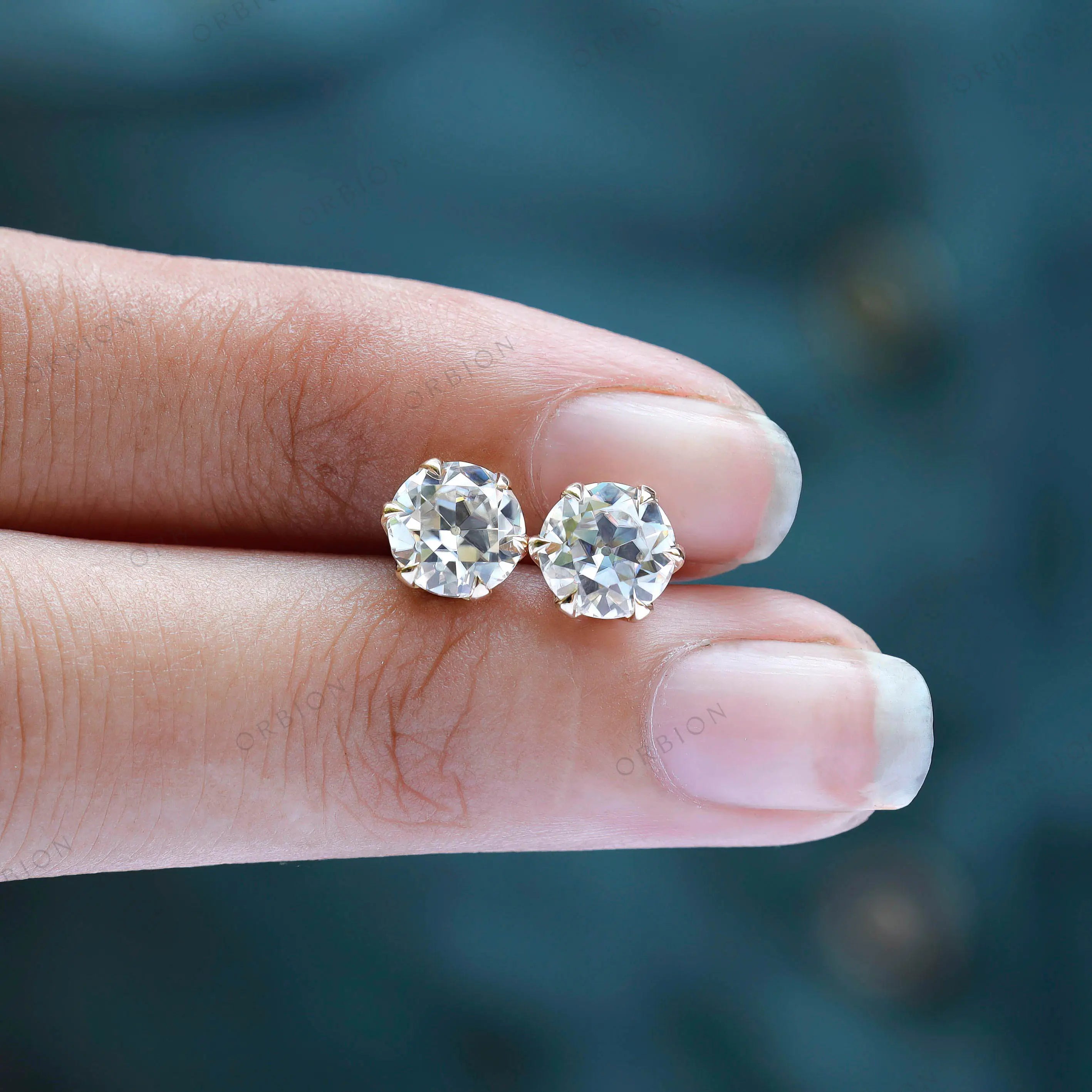 Classic georgian style stud earrings with antique look