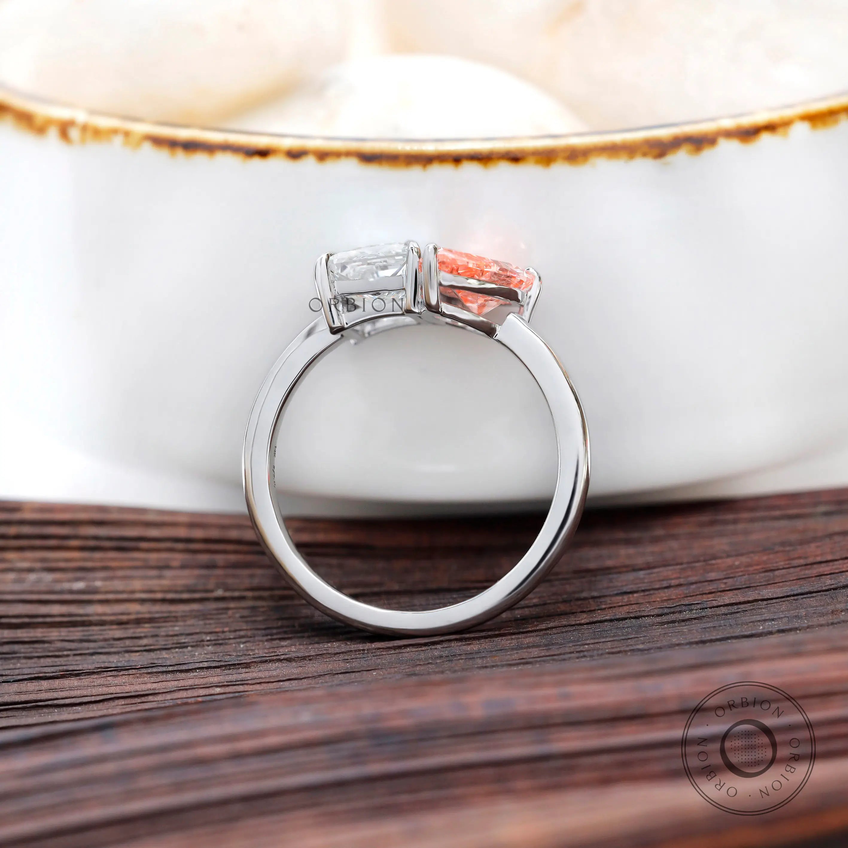 14K white gold two stone diamond ring detailing