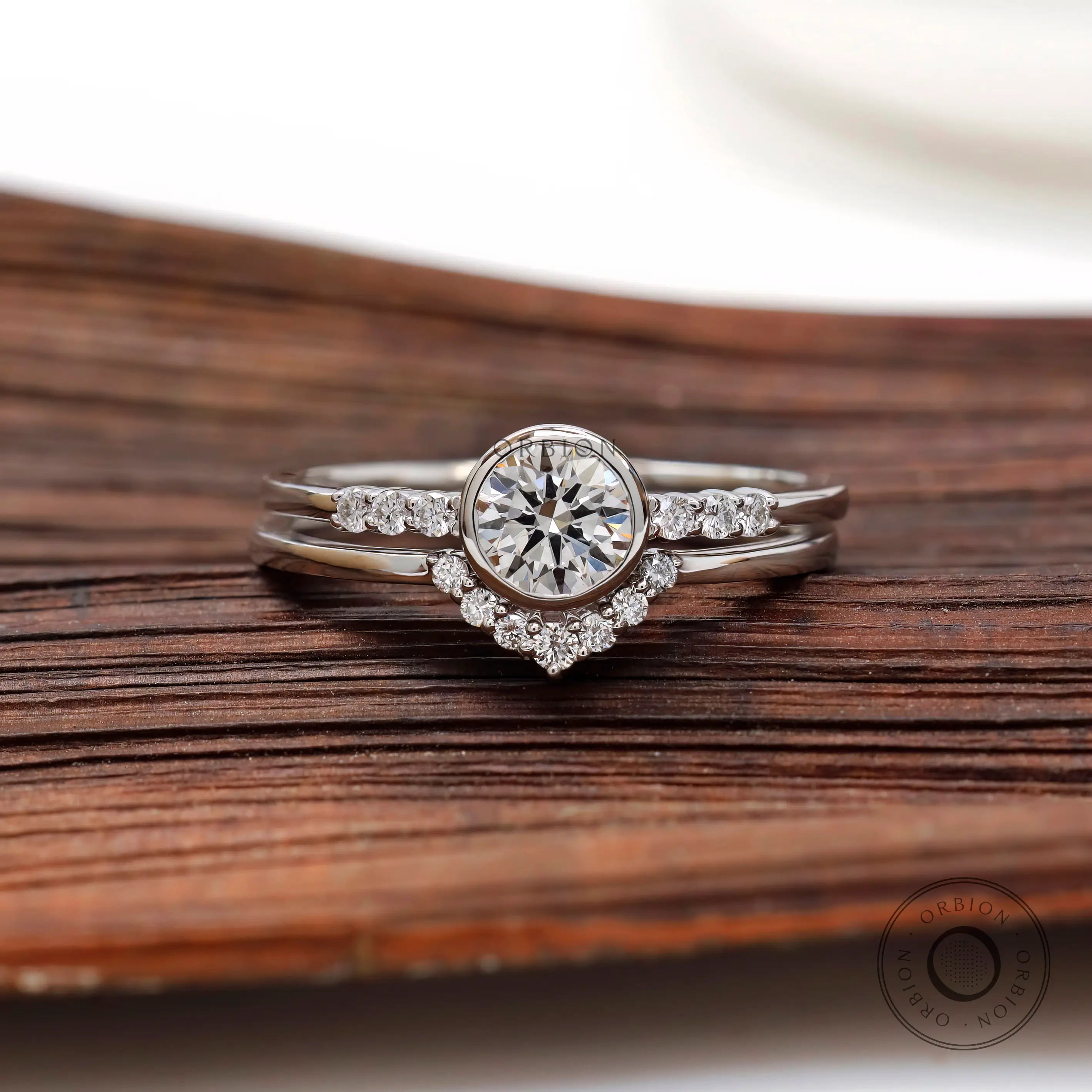 Round lab grown diamond engagement ring in 14K white gold