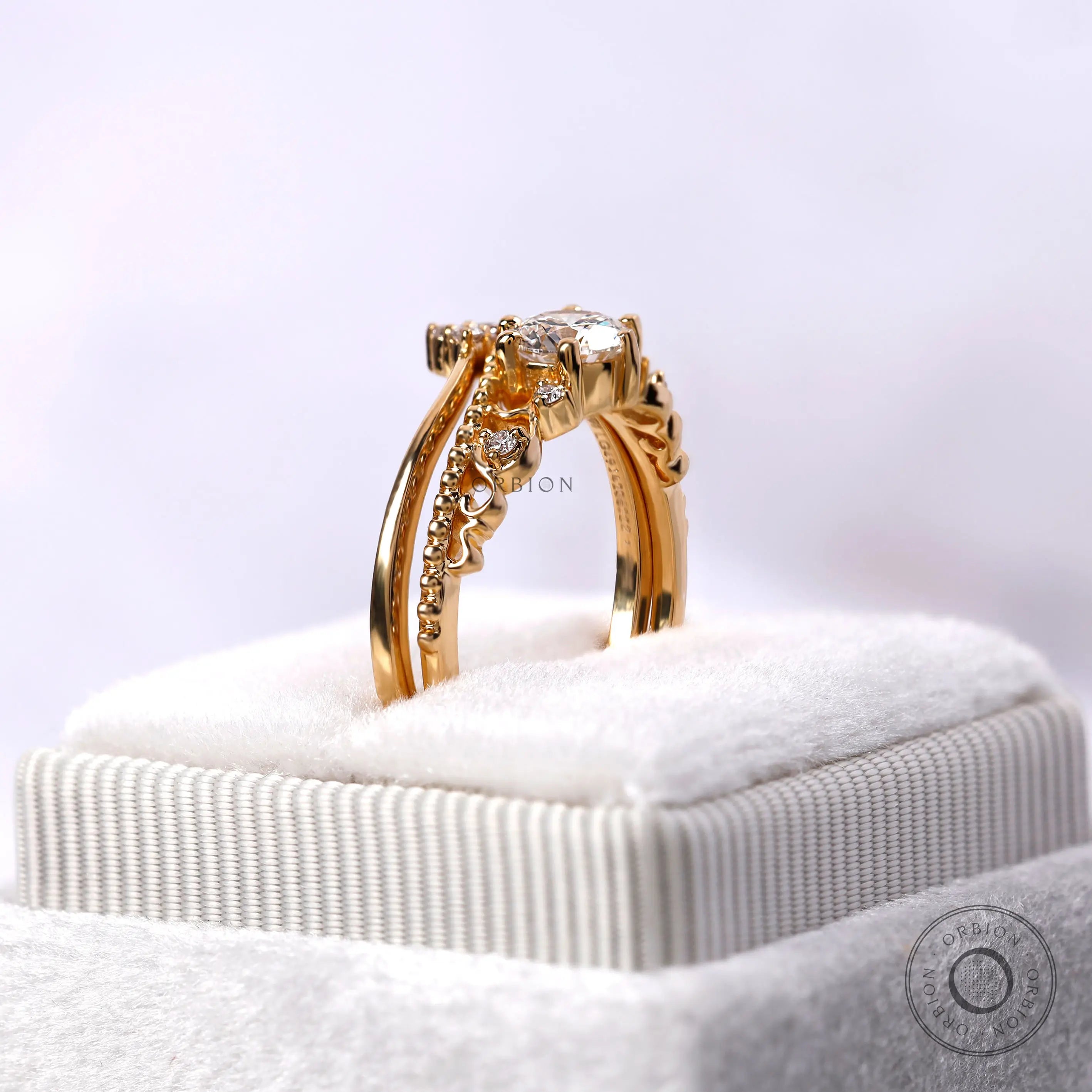 Elegant yellow gold bridal ring set lifestyle image