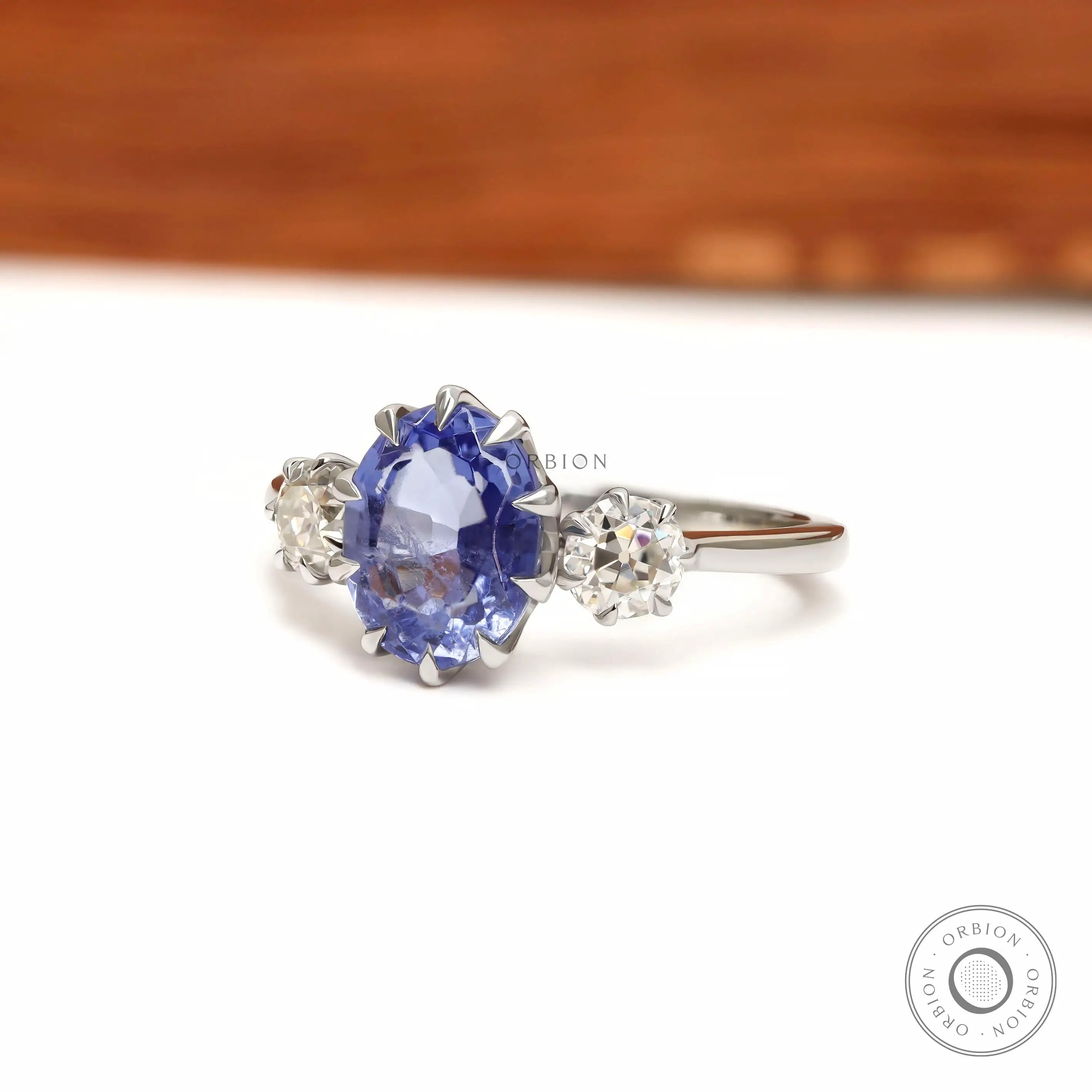 Side profile of Georgian style platinum engagement ring